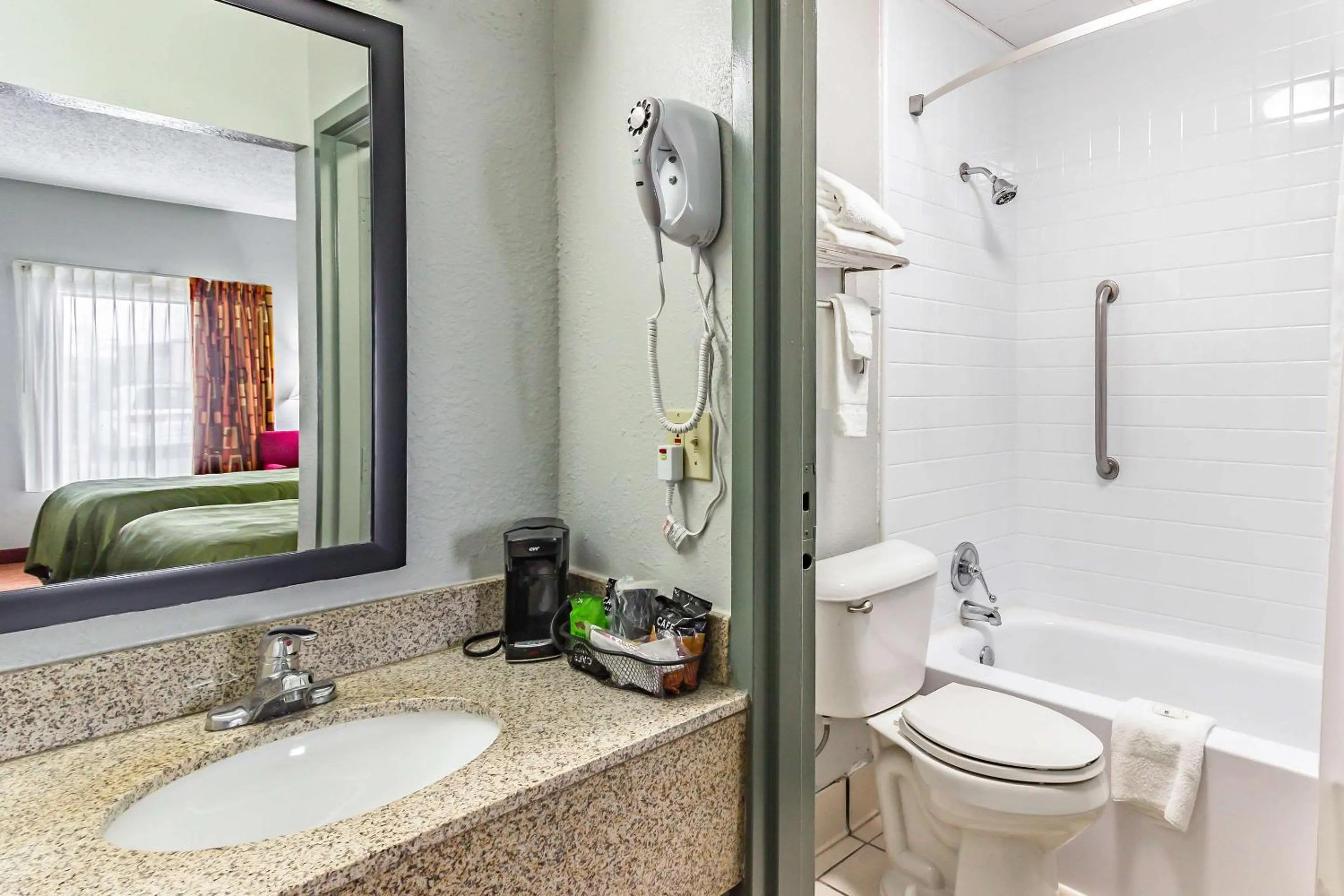 Bathroom in Quality Inn Goodlettsville