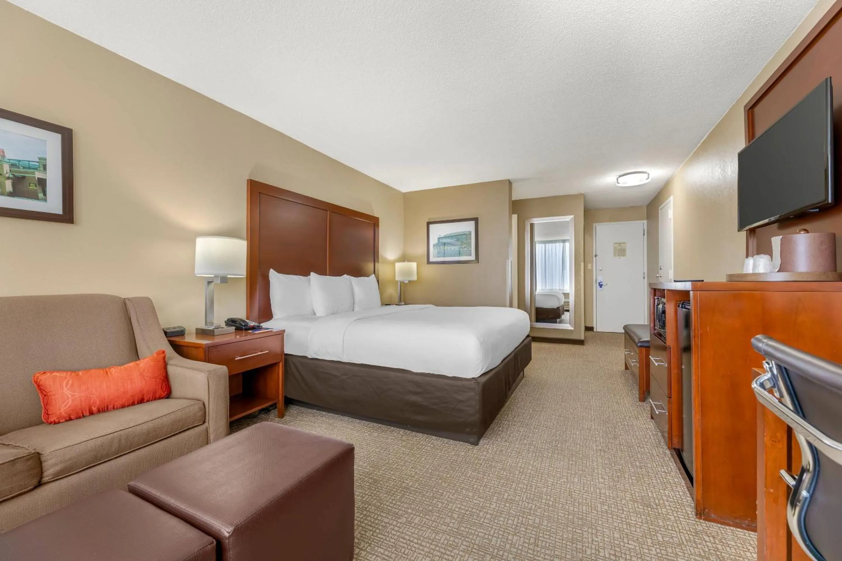 Bedroom, Bed in Comfort Inn Memphis Downtown