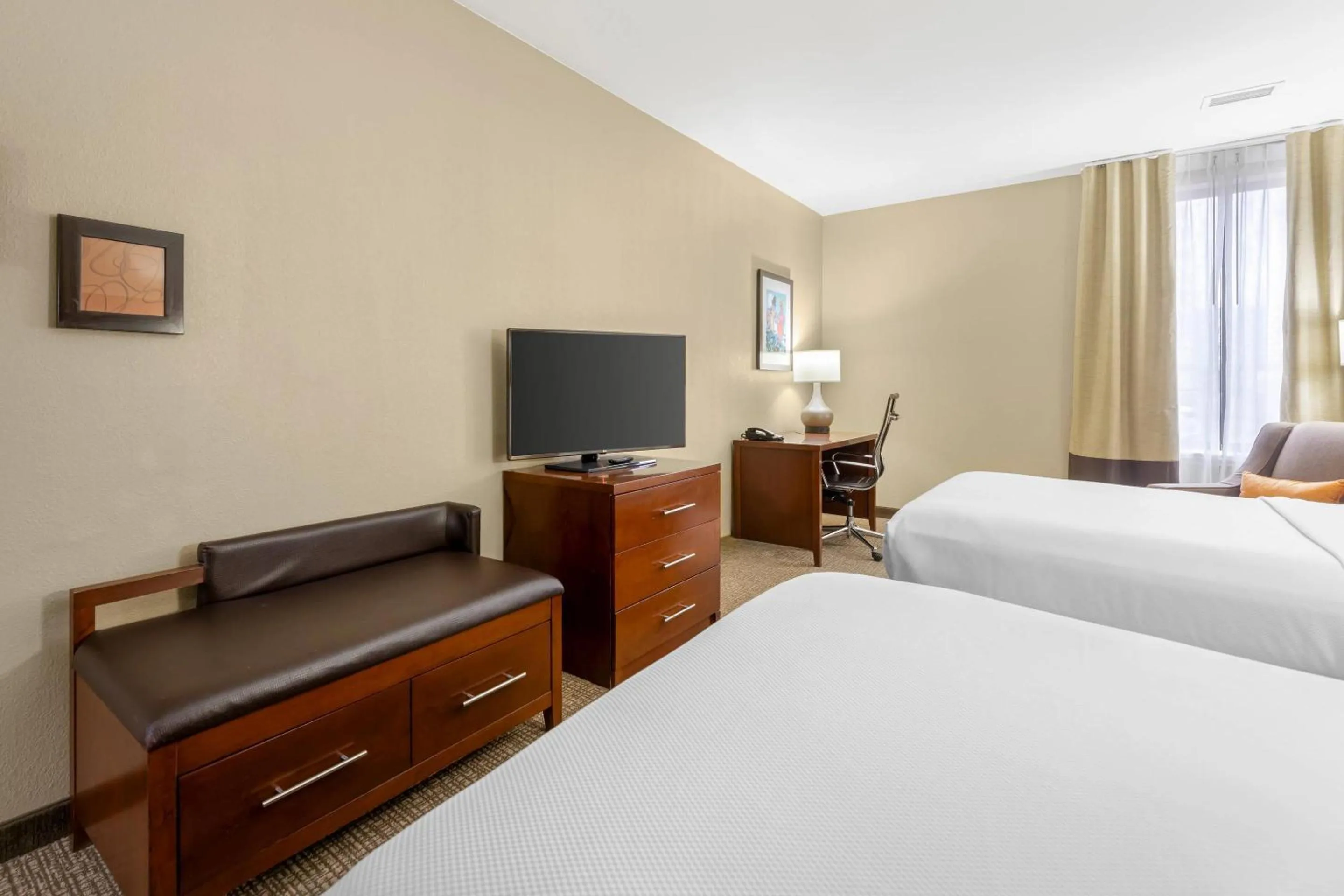 Bedroom, Bed in Comfort Inn Memphis Downtown