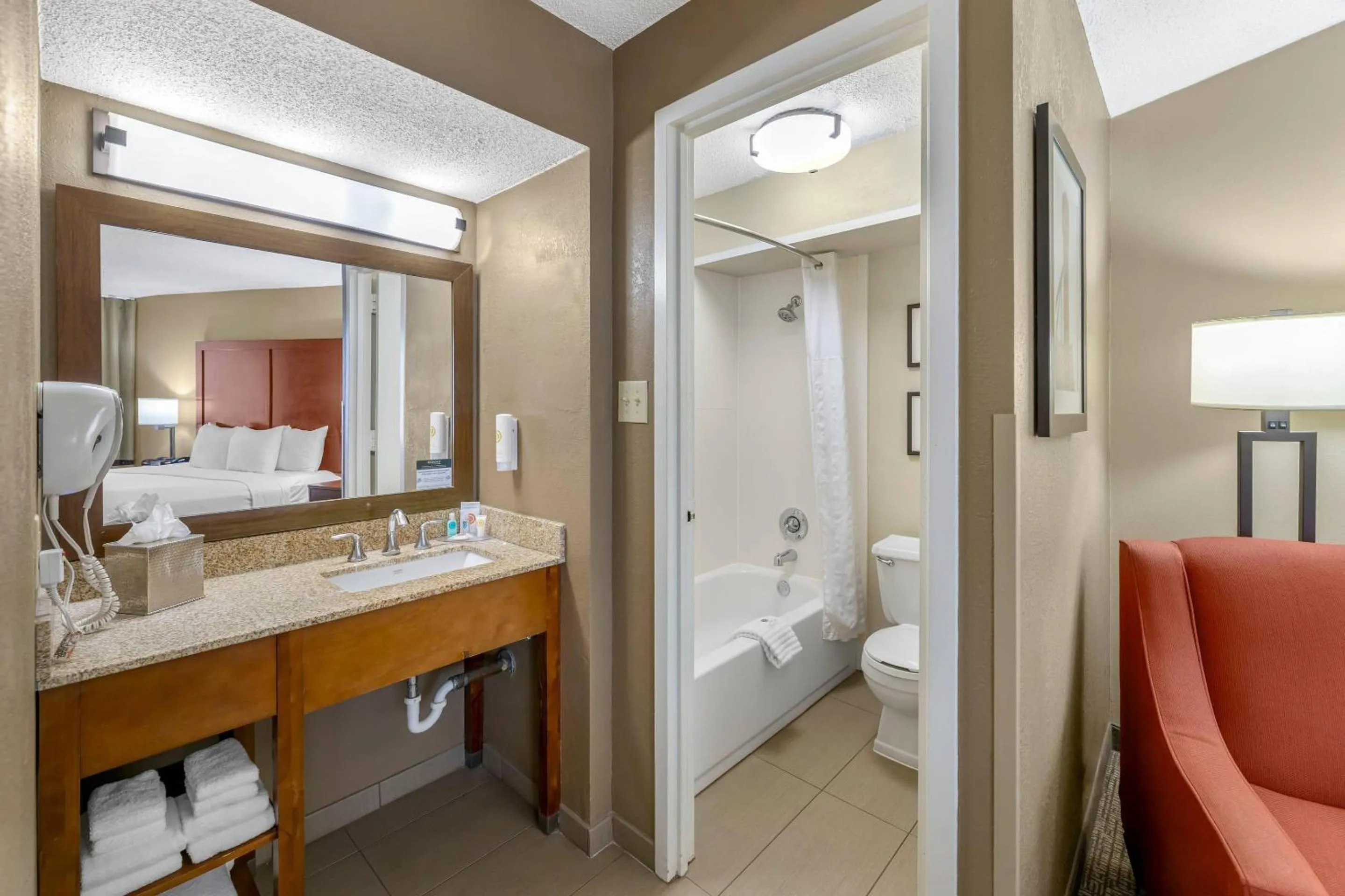 Bedroom, Bed in Comfort Inn Memphis Downtown