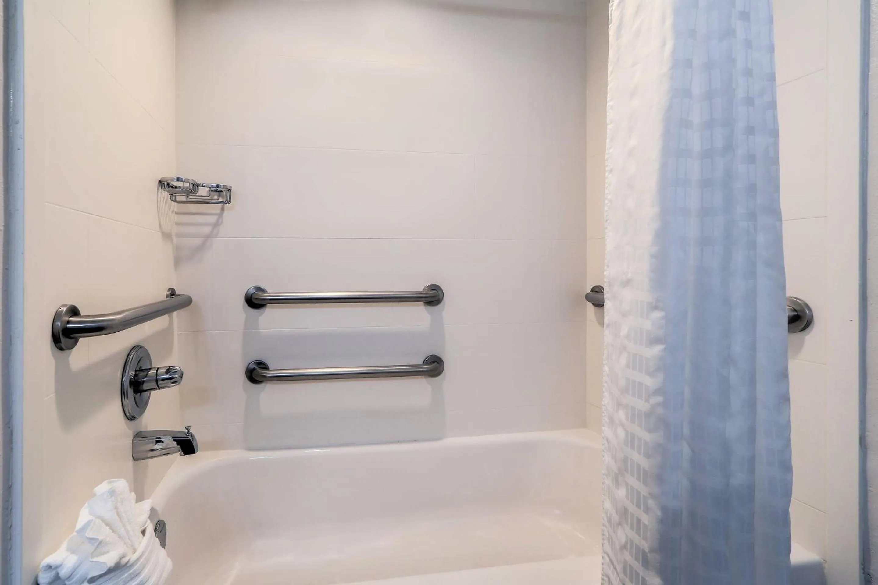 Bedroom in Comfort Inn & Suites at Dollywood Lane