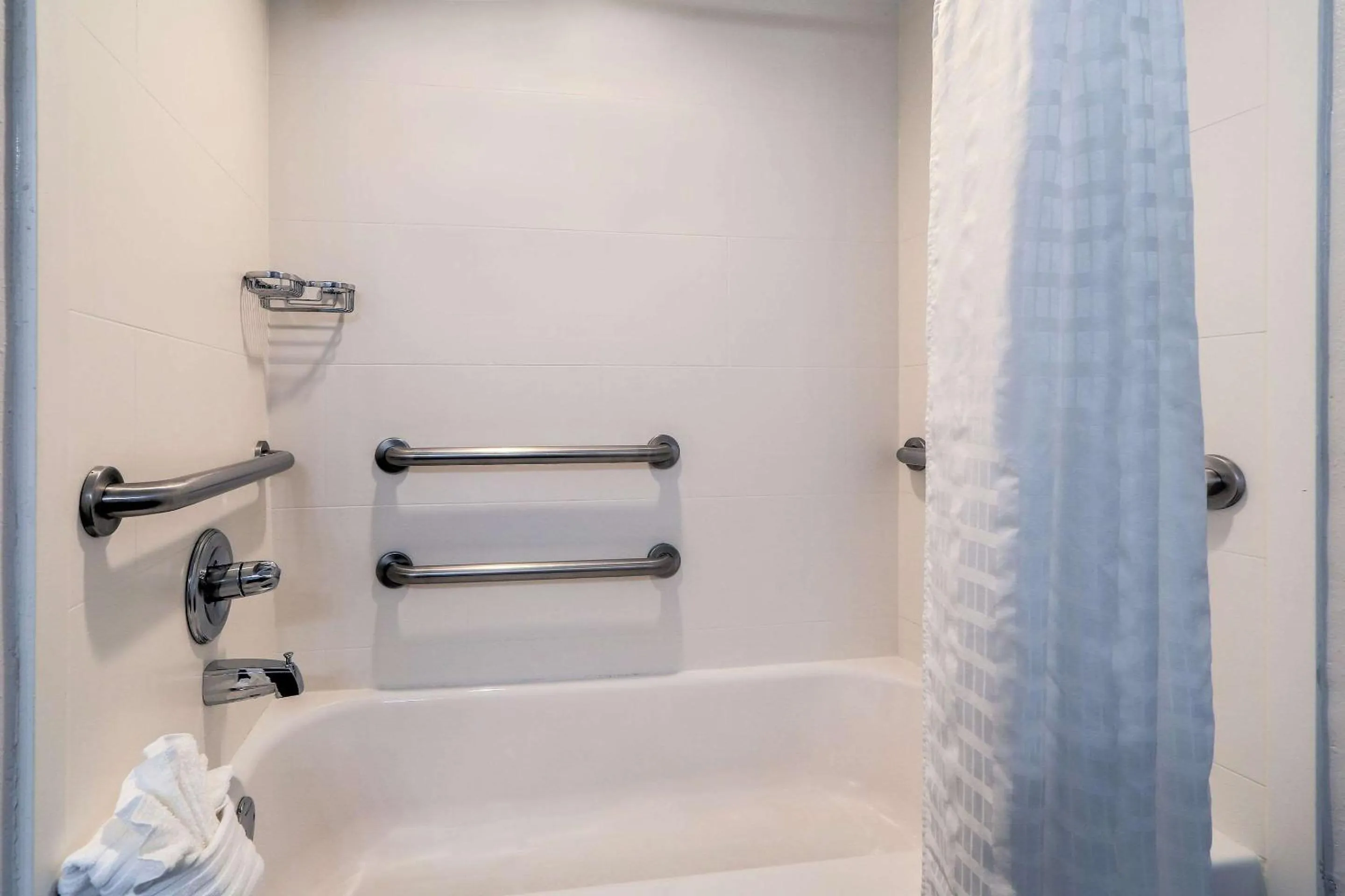 Bedroom in Comfort Inn & Suites at Dollywood Lane