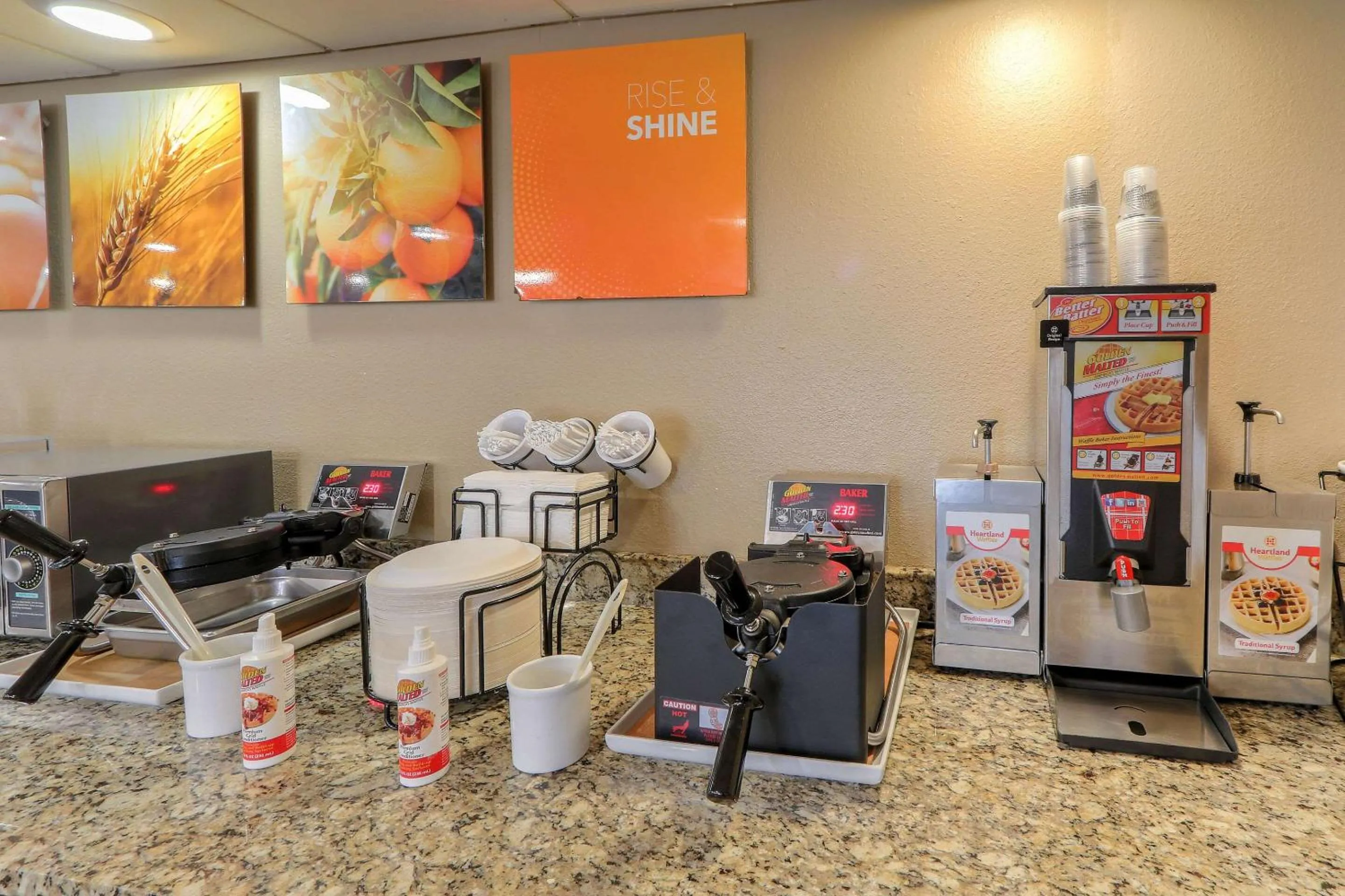 Breakfast in Comfort Inn & Suites at Dollywood Lane