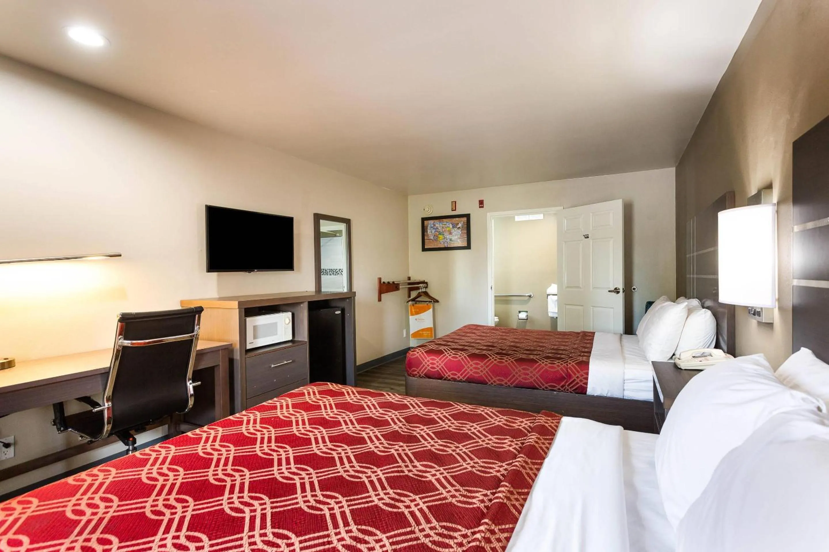 Bedroom, Bed in Econo Lodge Inn & Suites Murfreesboro Shopping District