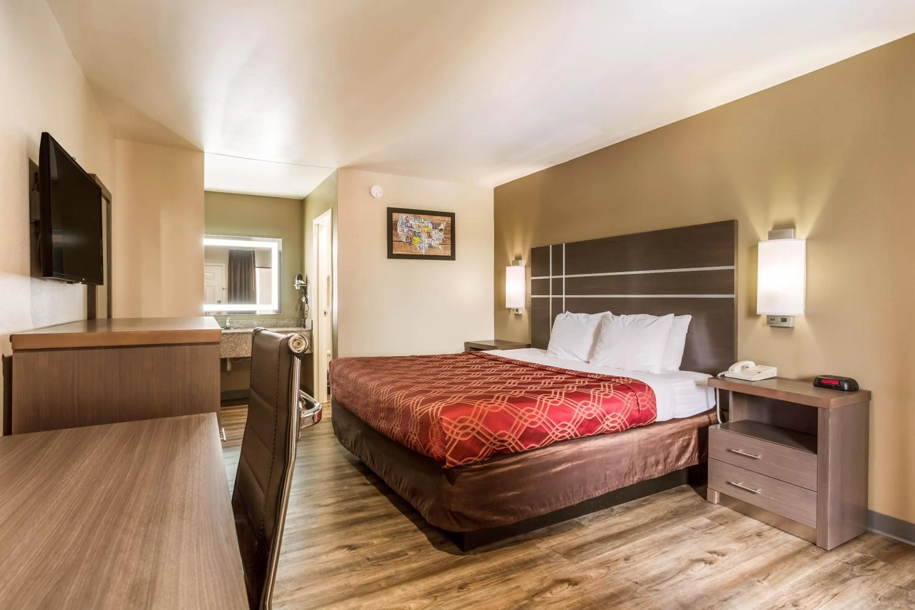 Bed in Econo Lodge Inn & Suites Murfreesboro Shopping District