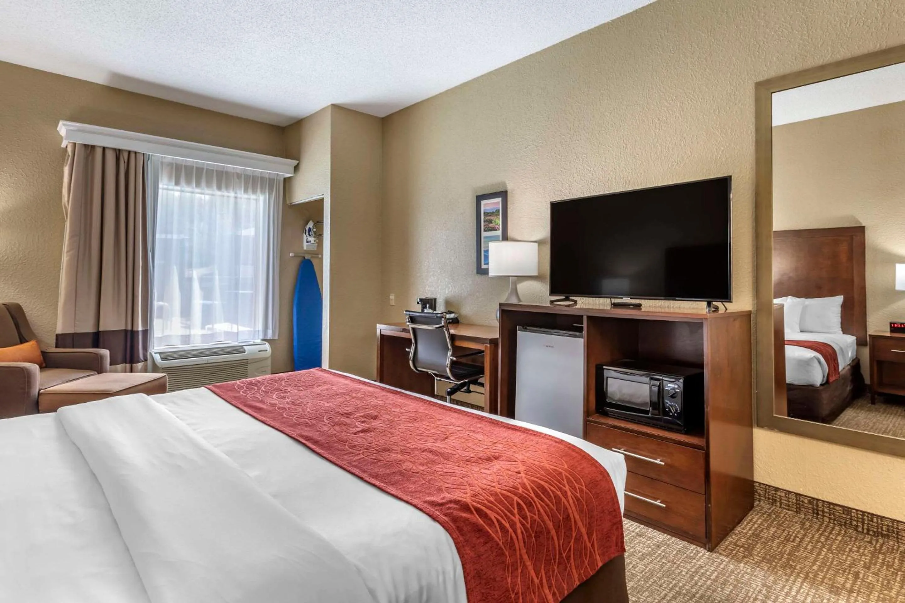 Bedroom, Bed in Comfort Inn Kingsport Southeast