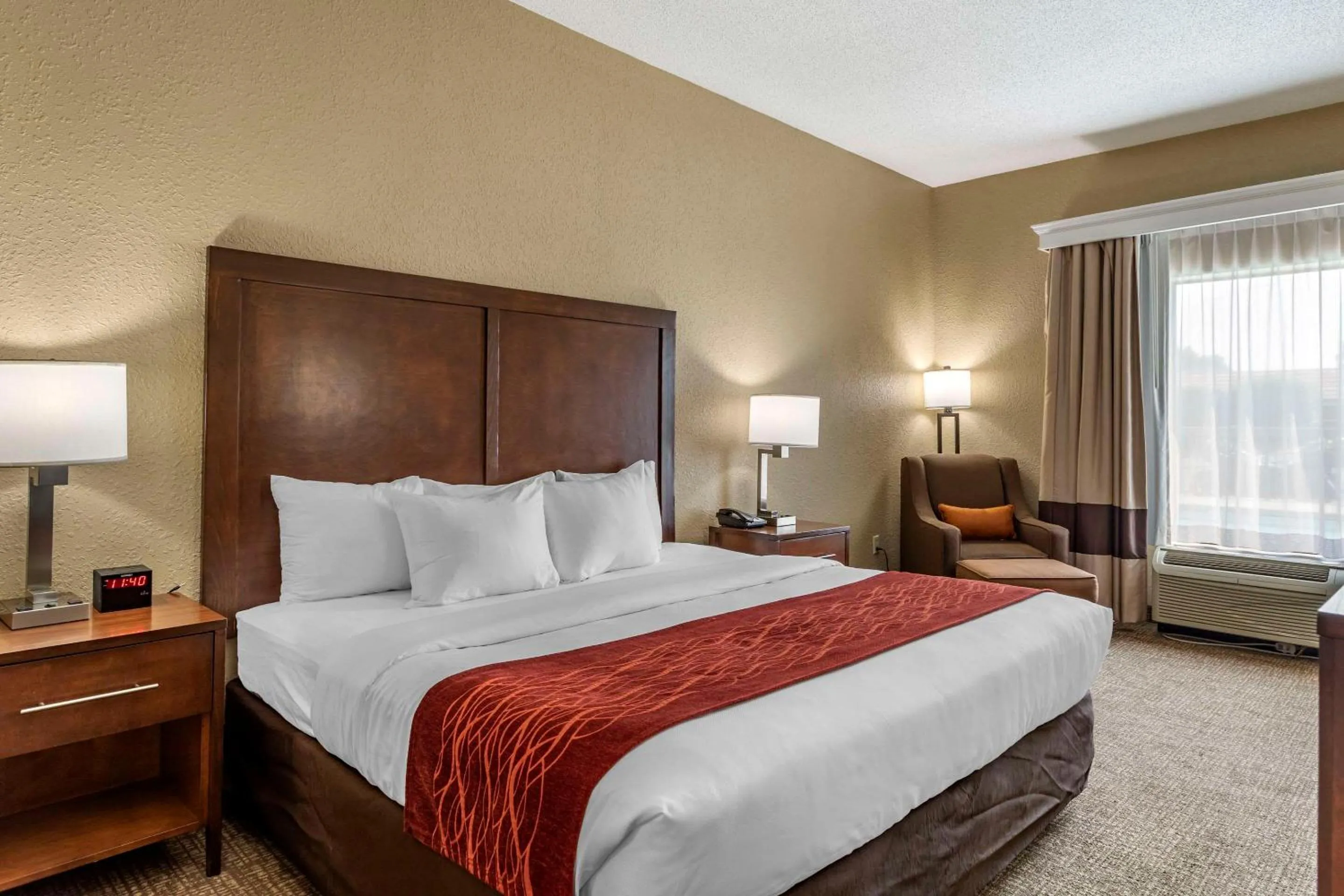 Bedroom, Bed in Comfort Inn Kingsport Southeast