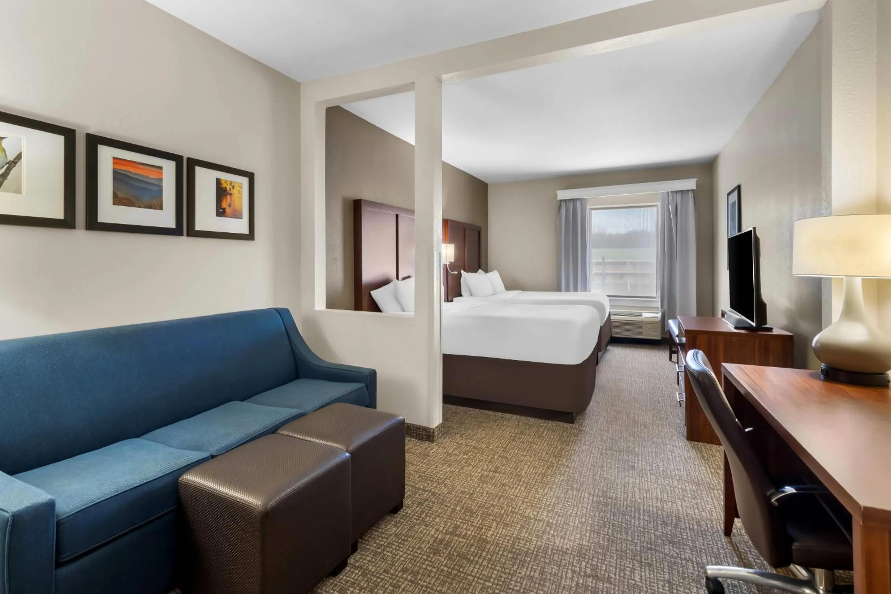 Bedroom, Bed in Comfort Suites Goodlettsville Rivergate