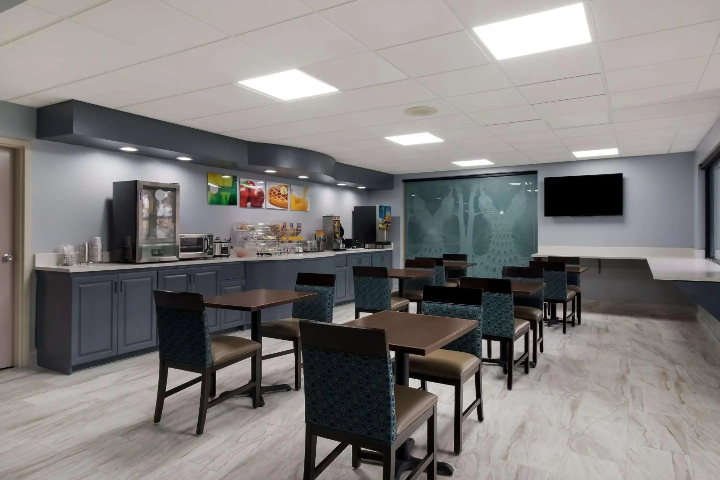 Breakfast in Quality Inn Columbia I-65