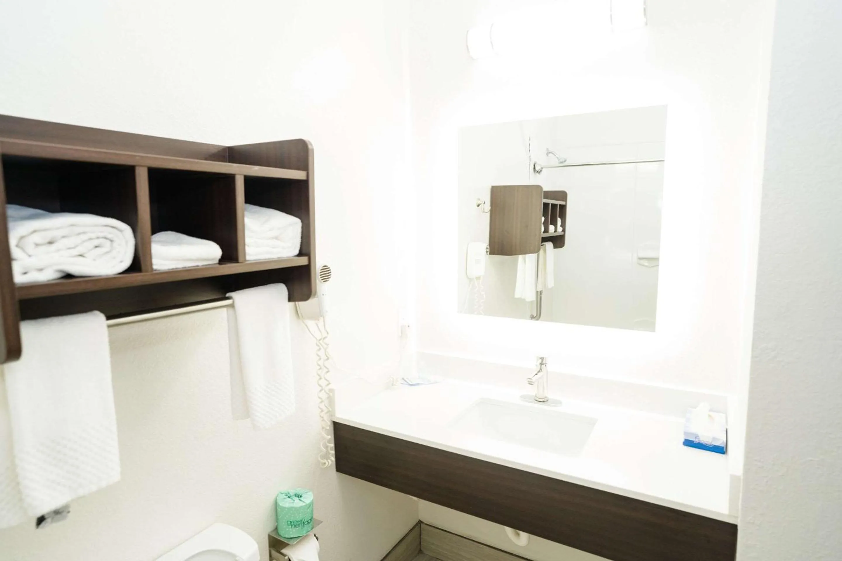 Bedroom in MainStay Suites Knoxville Airport