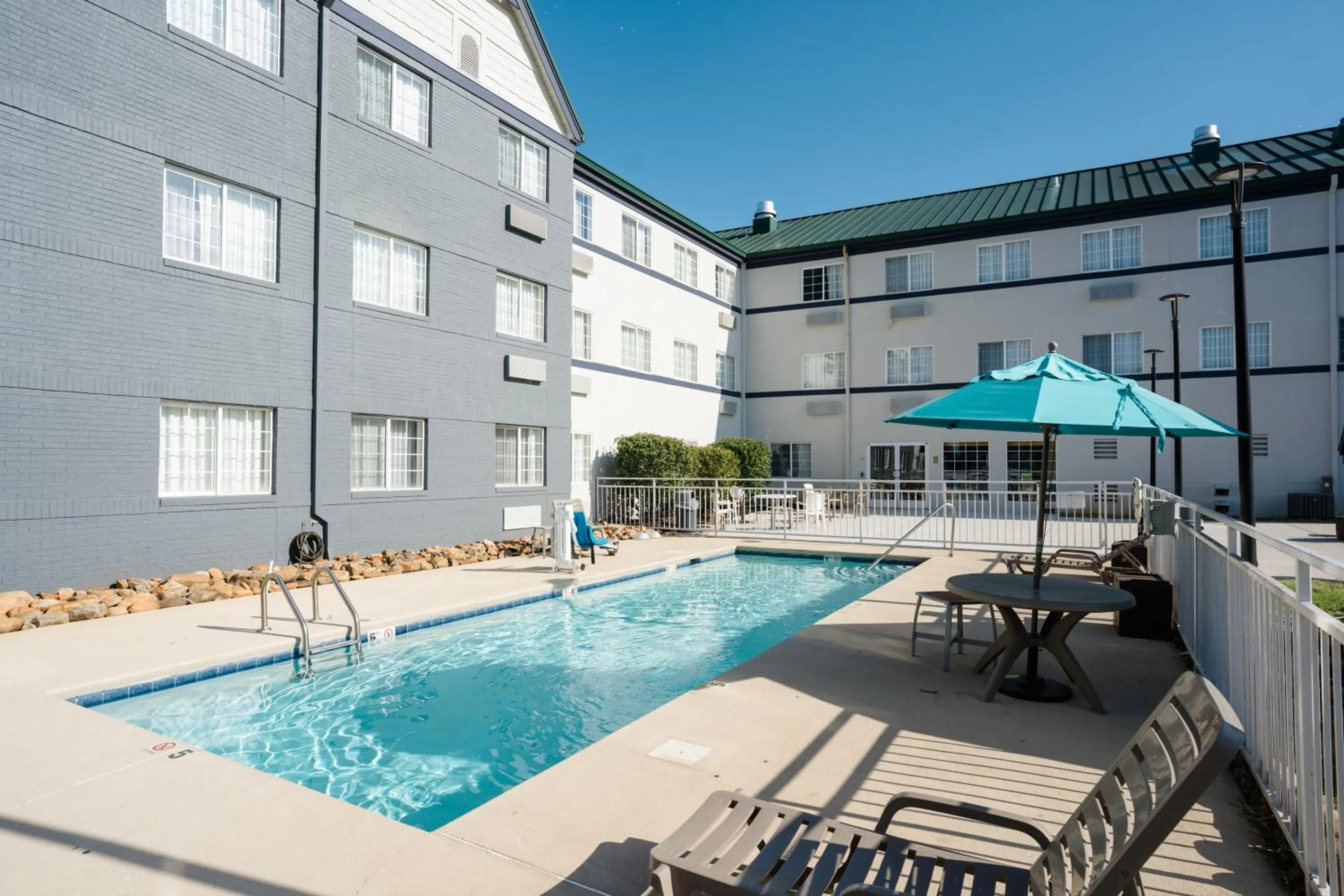 MainStay Suites Knoxville Airport