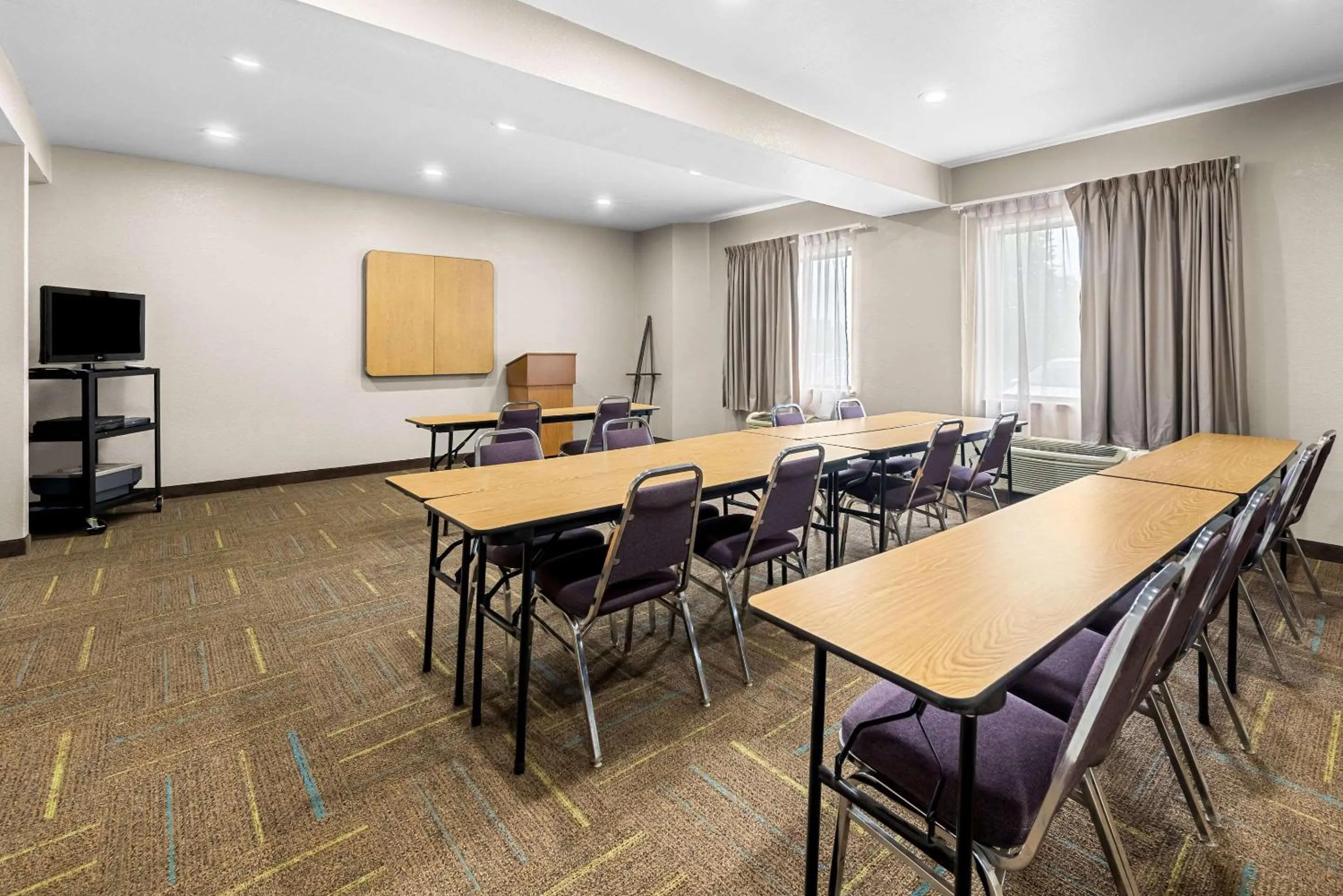Meeting/conference room in Sleep Inn & Suites Kingsport TriCities Airport