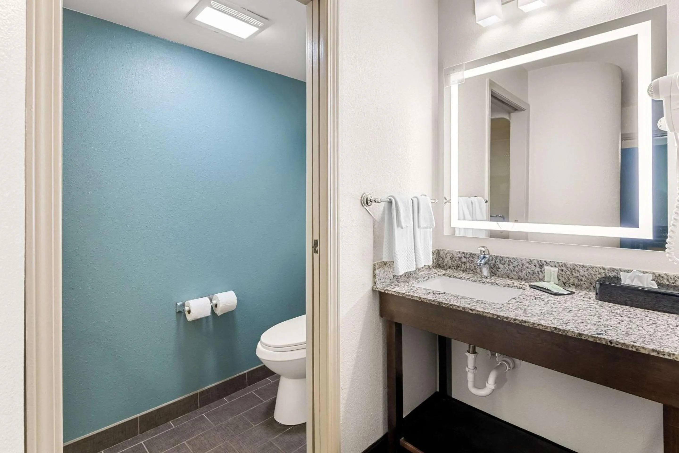 Bedroom in Sleep Inn & Suites Kingsport TriCities Airport