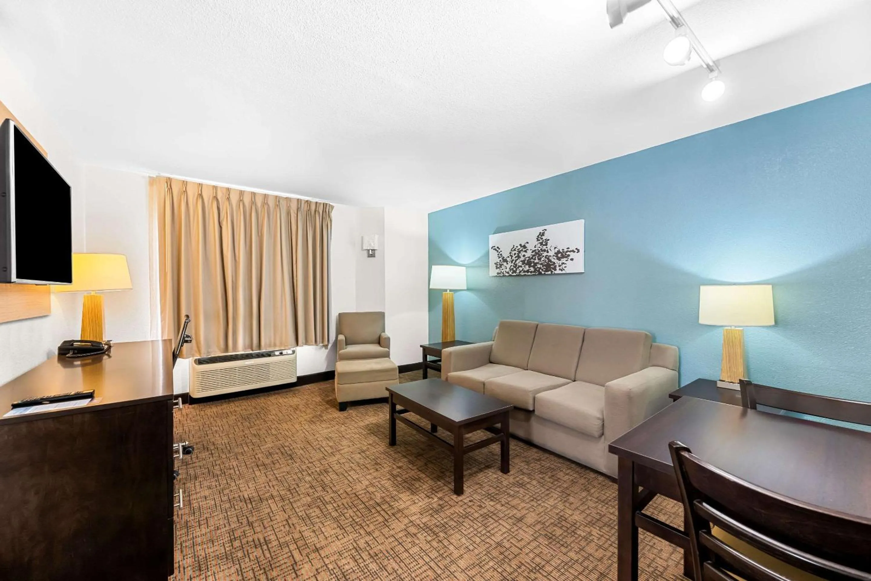 Bedroom in Sleep Inn & Suites Kingsport TriCities Airport