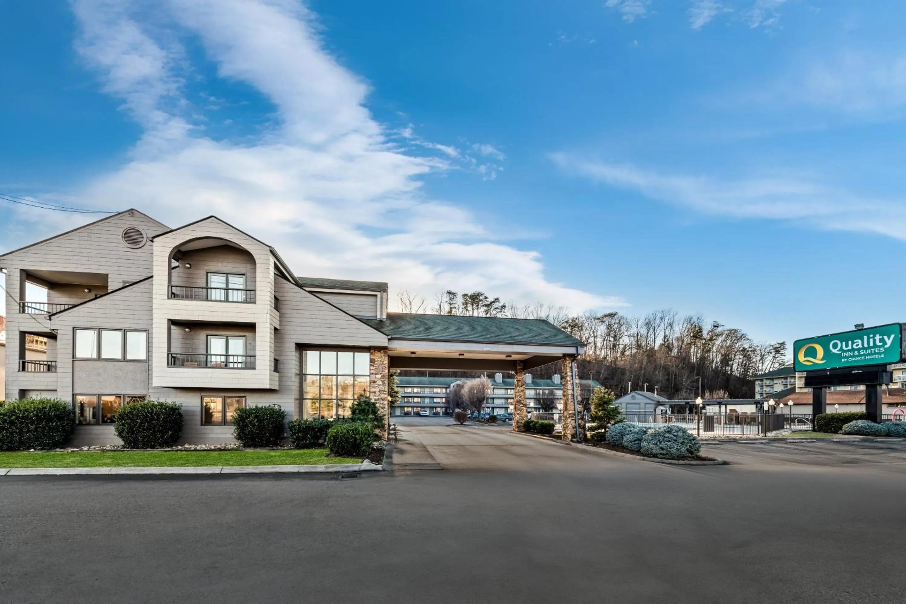 Property building in Quality Inn & Suites at Dollywood Lane