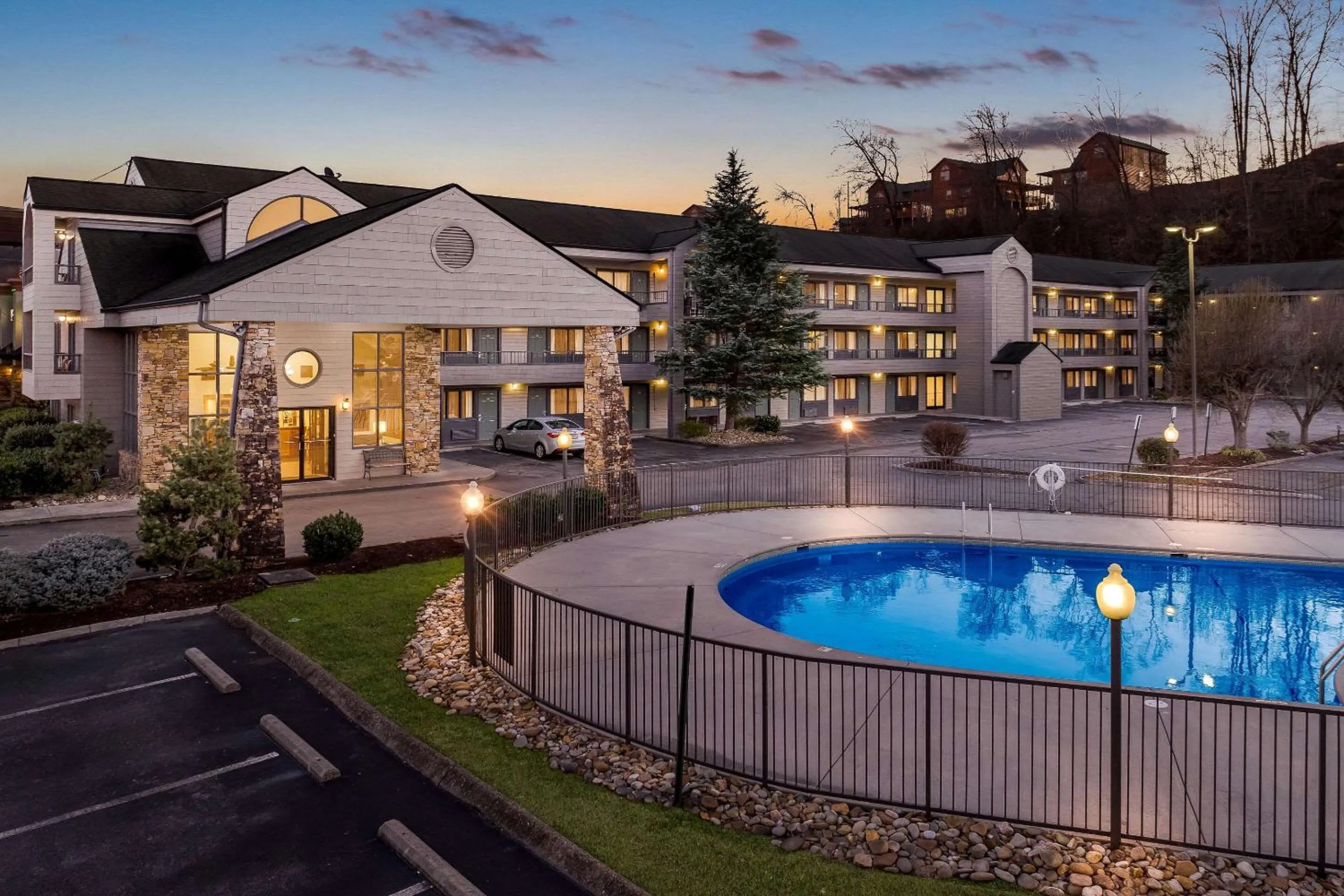 Property building in Quality Inn & Suites at Dollywood Lane