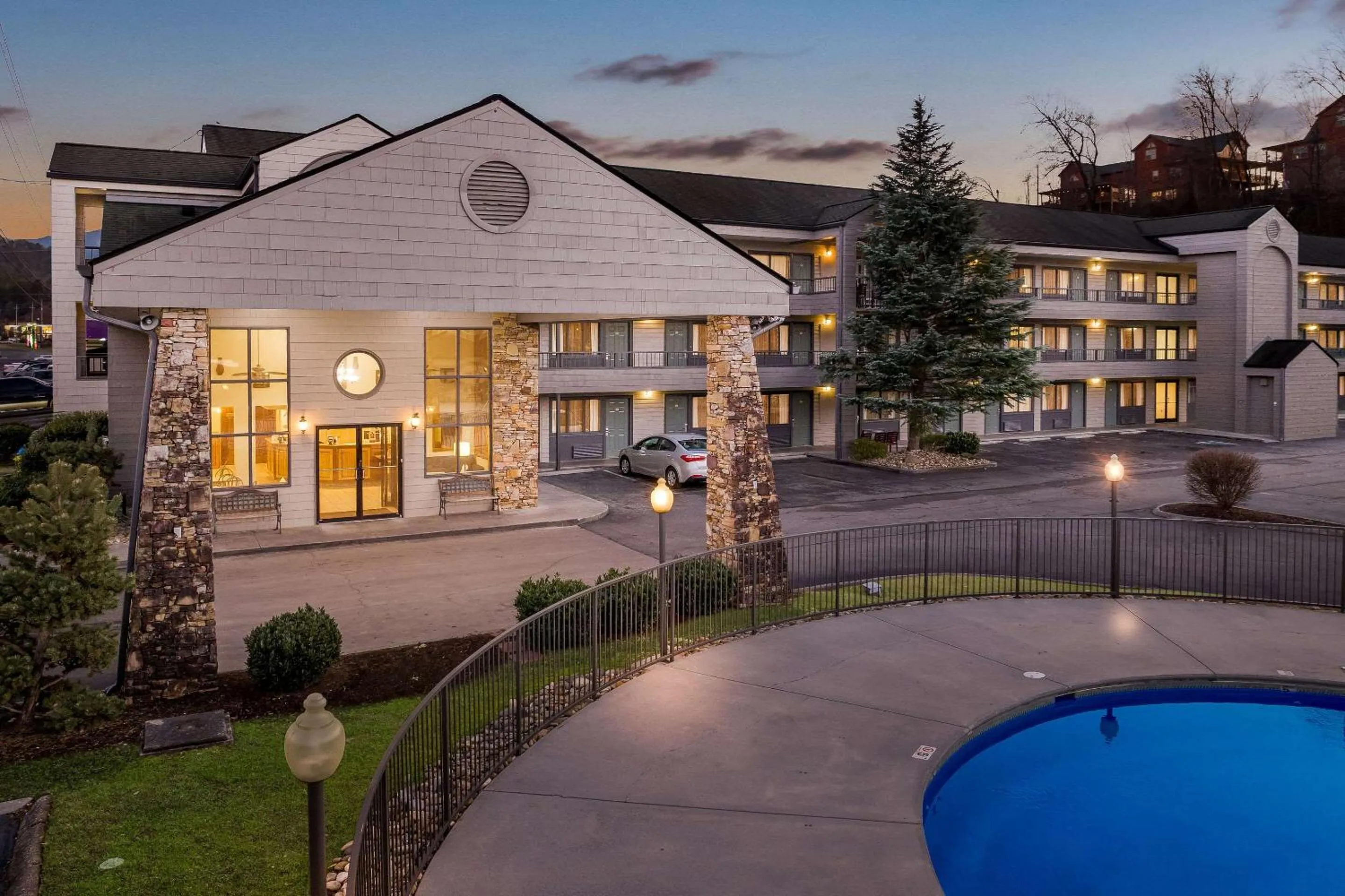 Property building in Quality Inn & Suites at Dollywood Lane