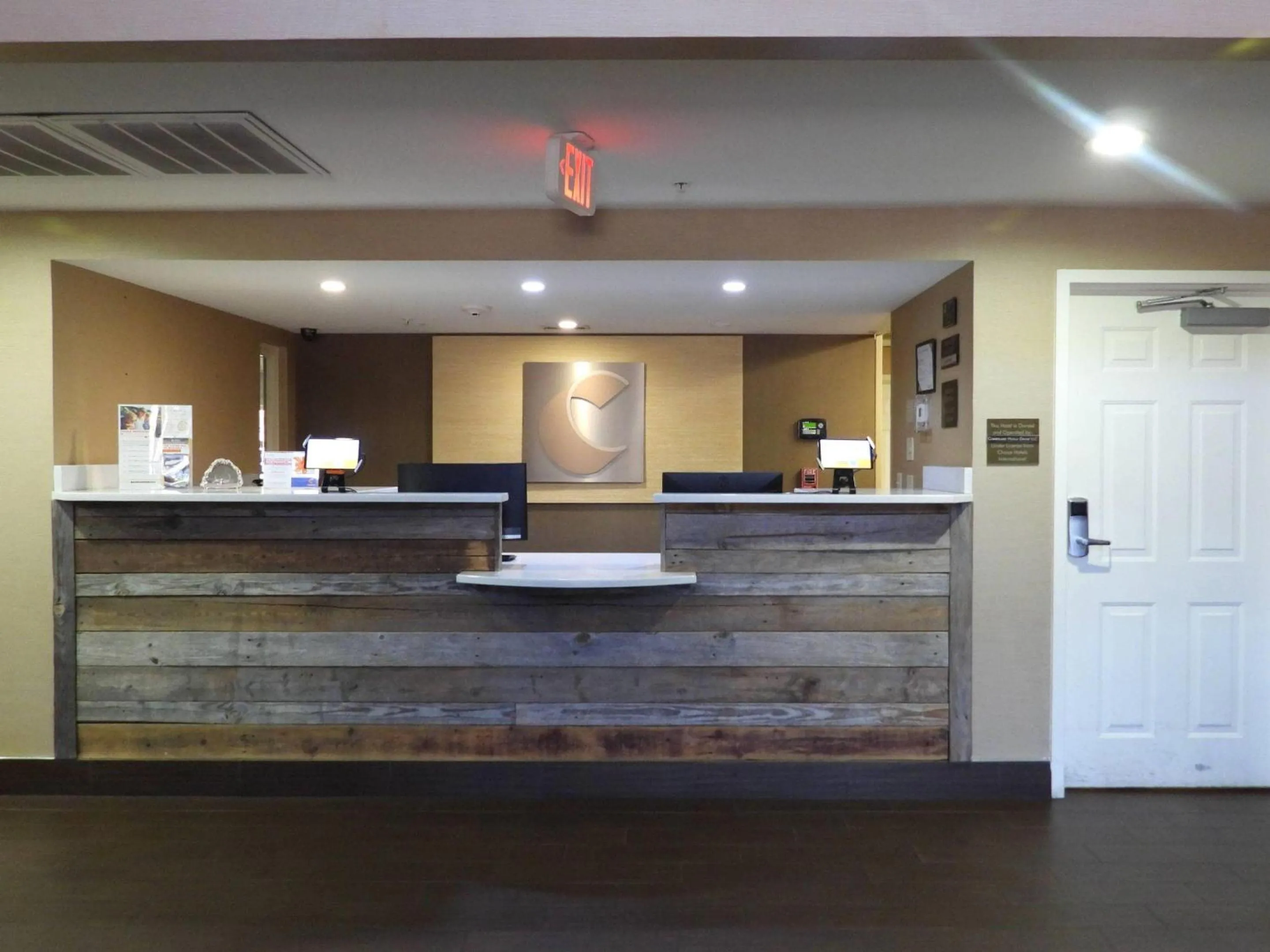 Lobby or reception in Comfort Suites Crossville