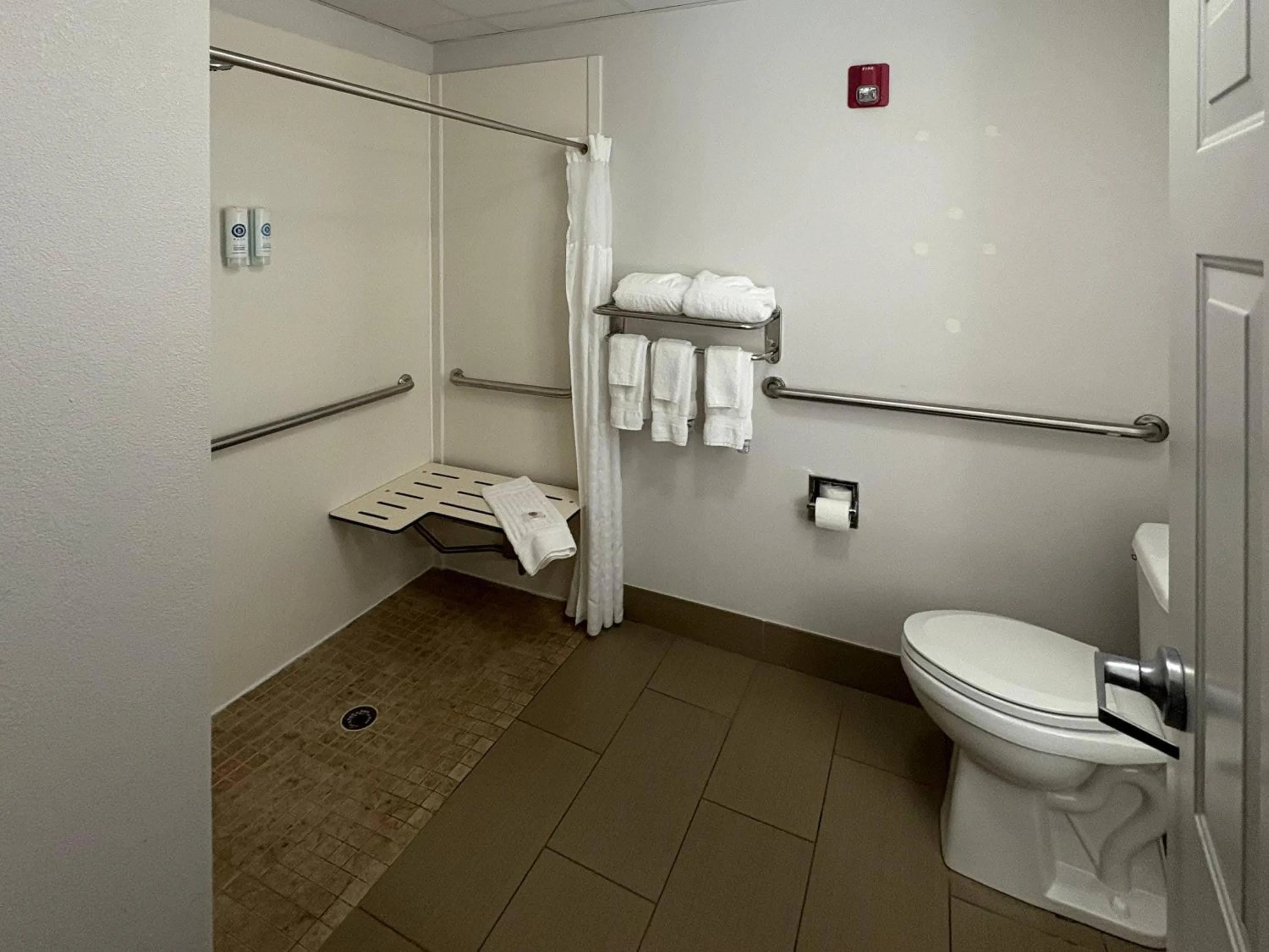 Bedroom in Comfort Suites Crossville