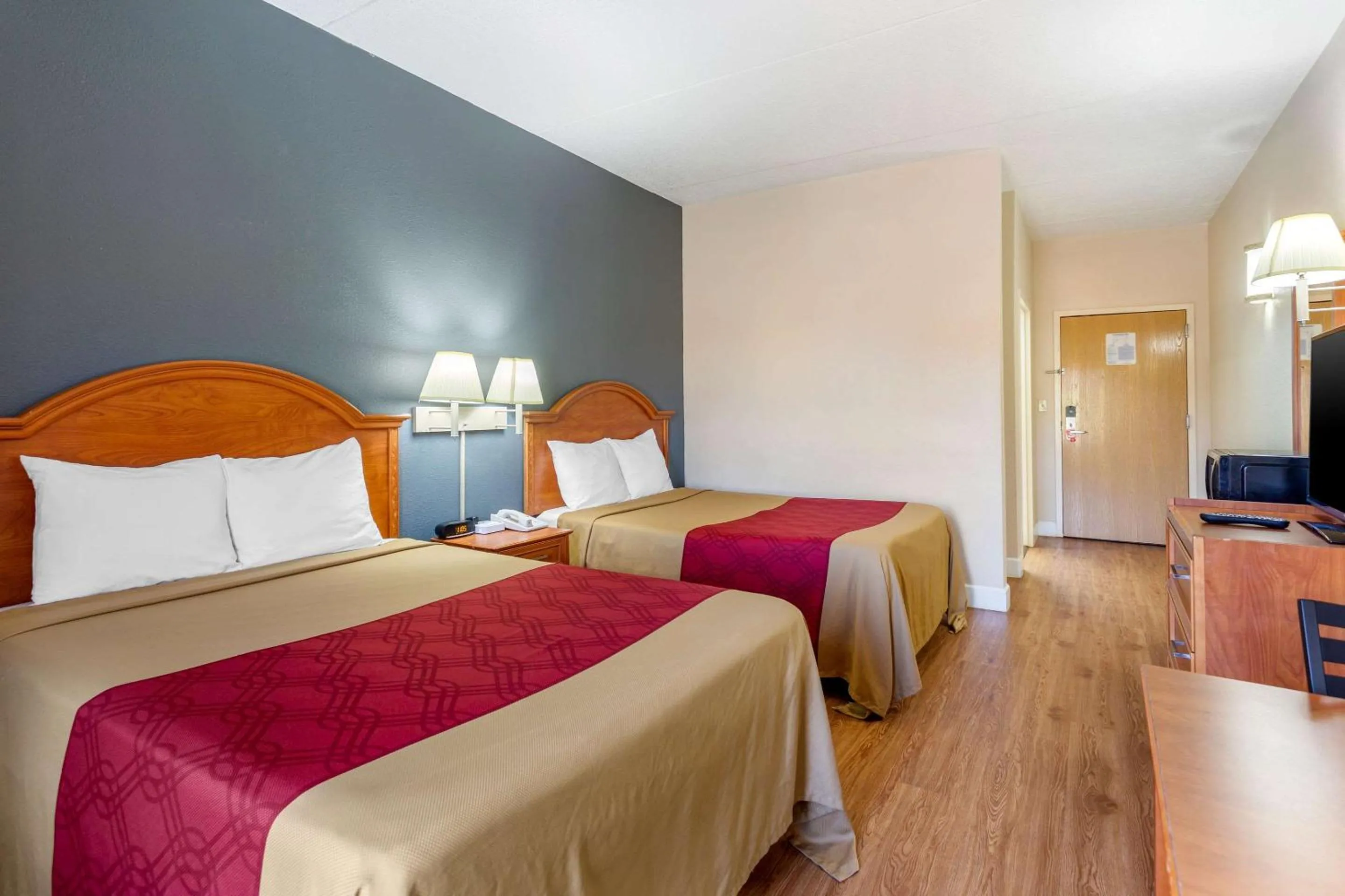 Bedroom, Bed in Econo Lodge Lookout Mountain