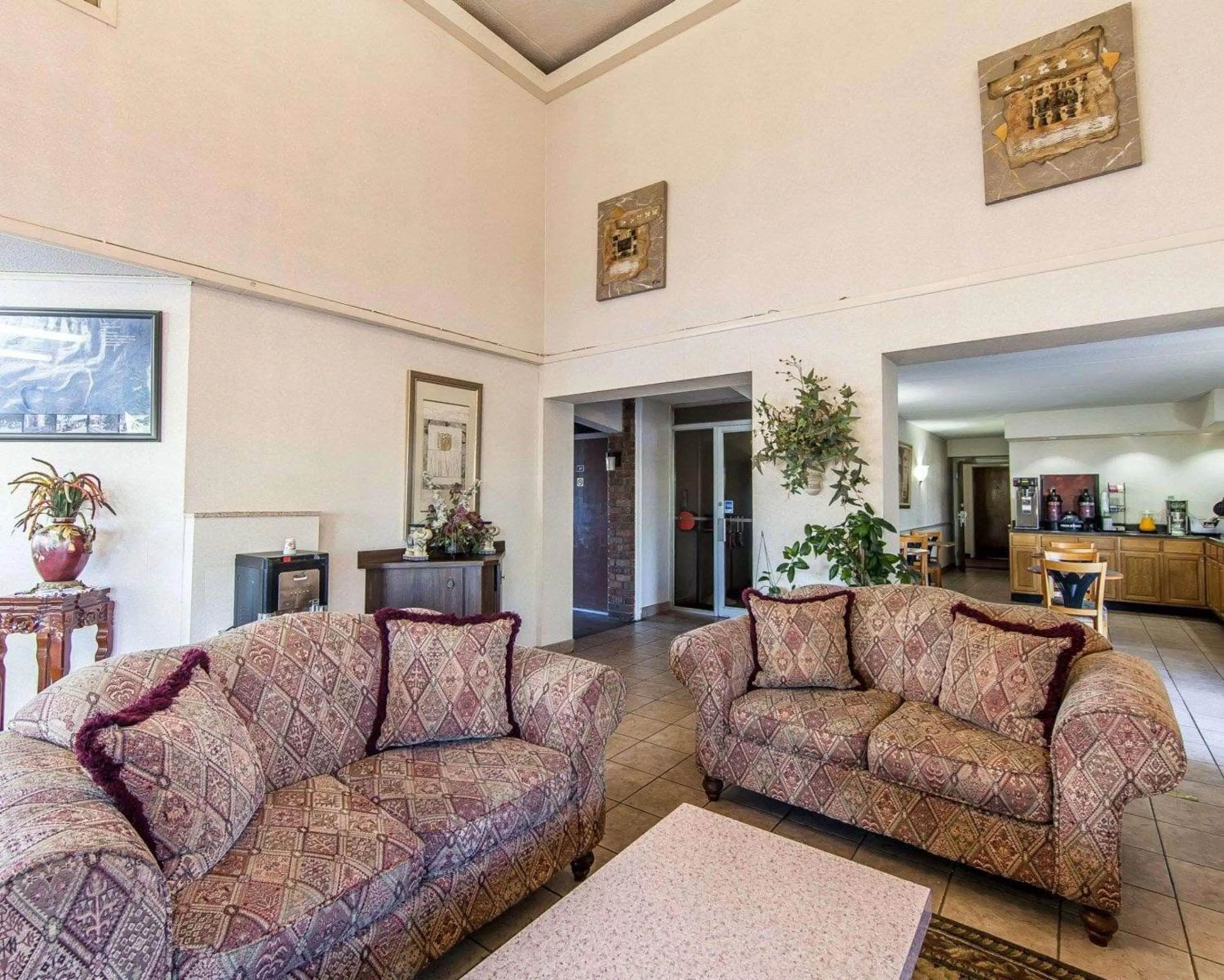 Lobby or reception in Rodeway Inn Sweetwater South