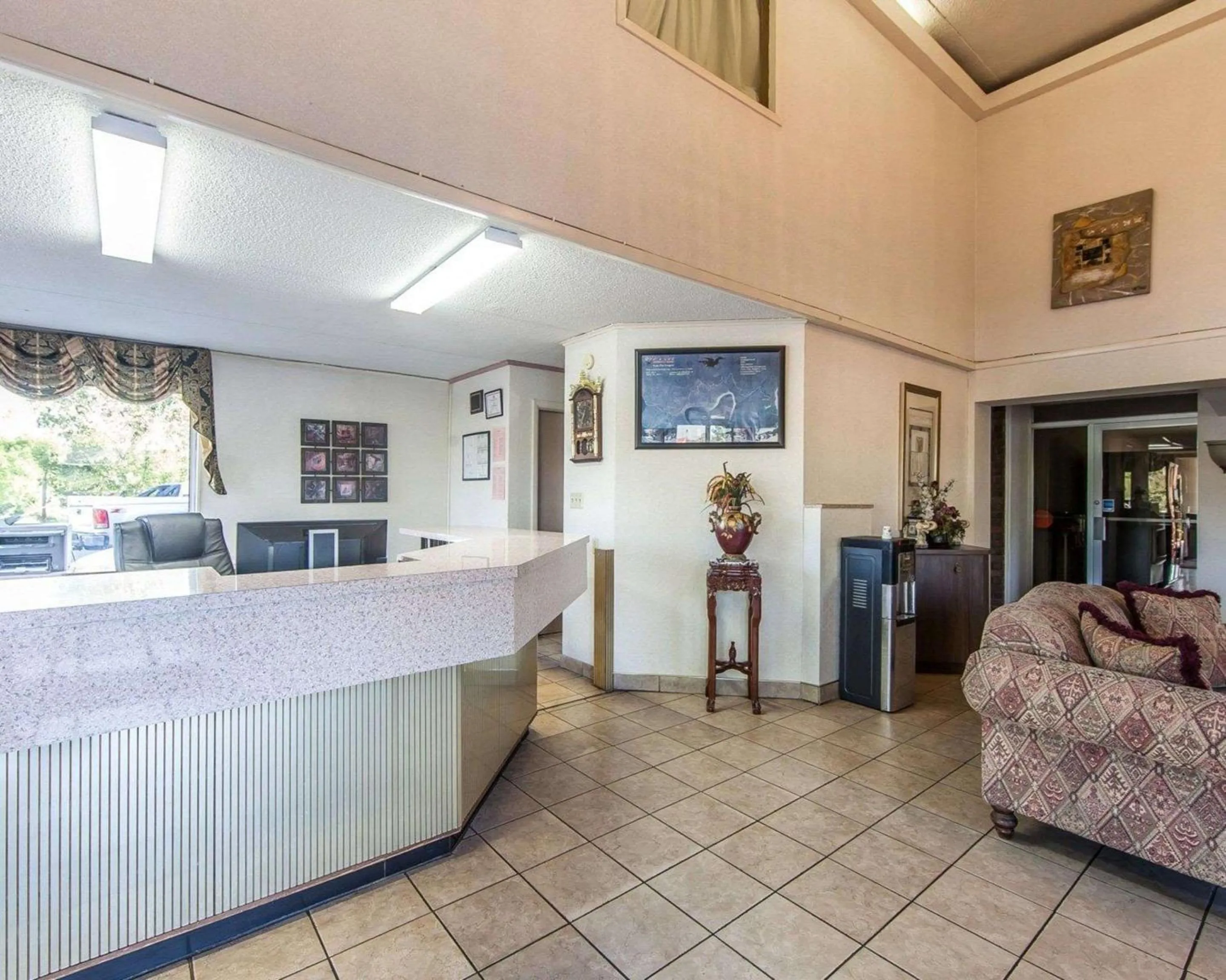 Lobby or reception in Rodeway Inn Sweetwater South