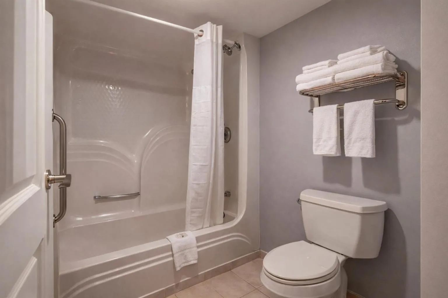 Bathroom in Quality Inn Kodak Sevierville