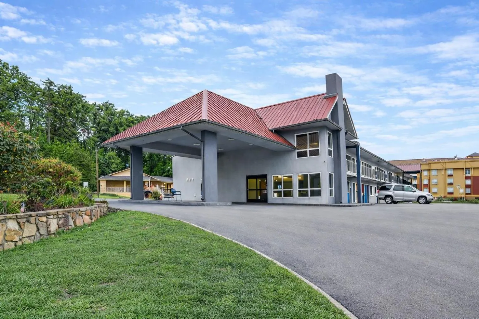 Property building in Quality Inn Kodak Sevierville