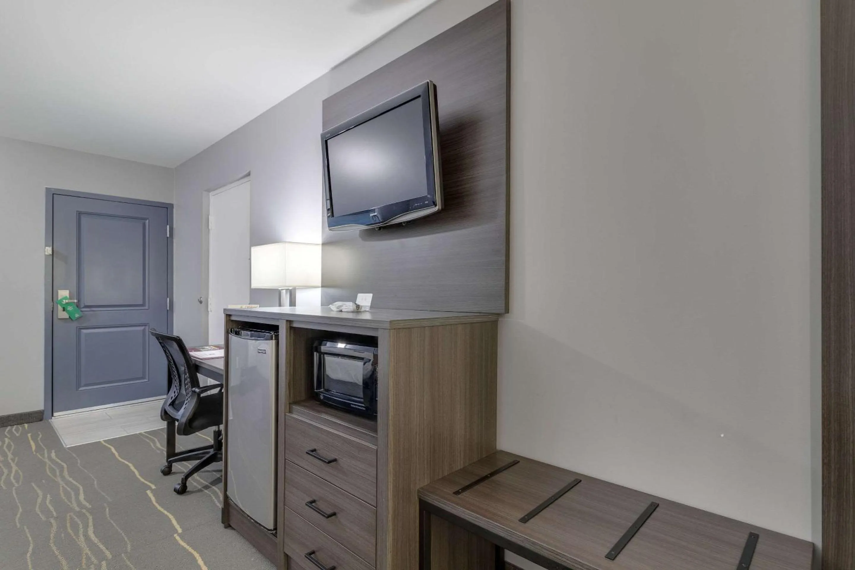 Photo of the whole room in Quality Inn Kodak Sevierville