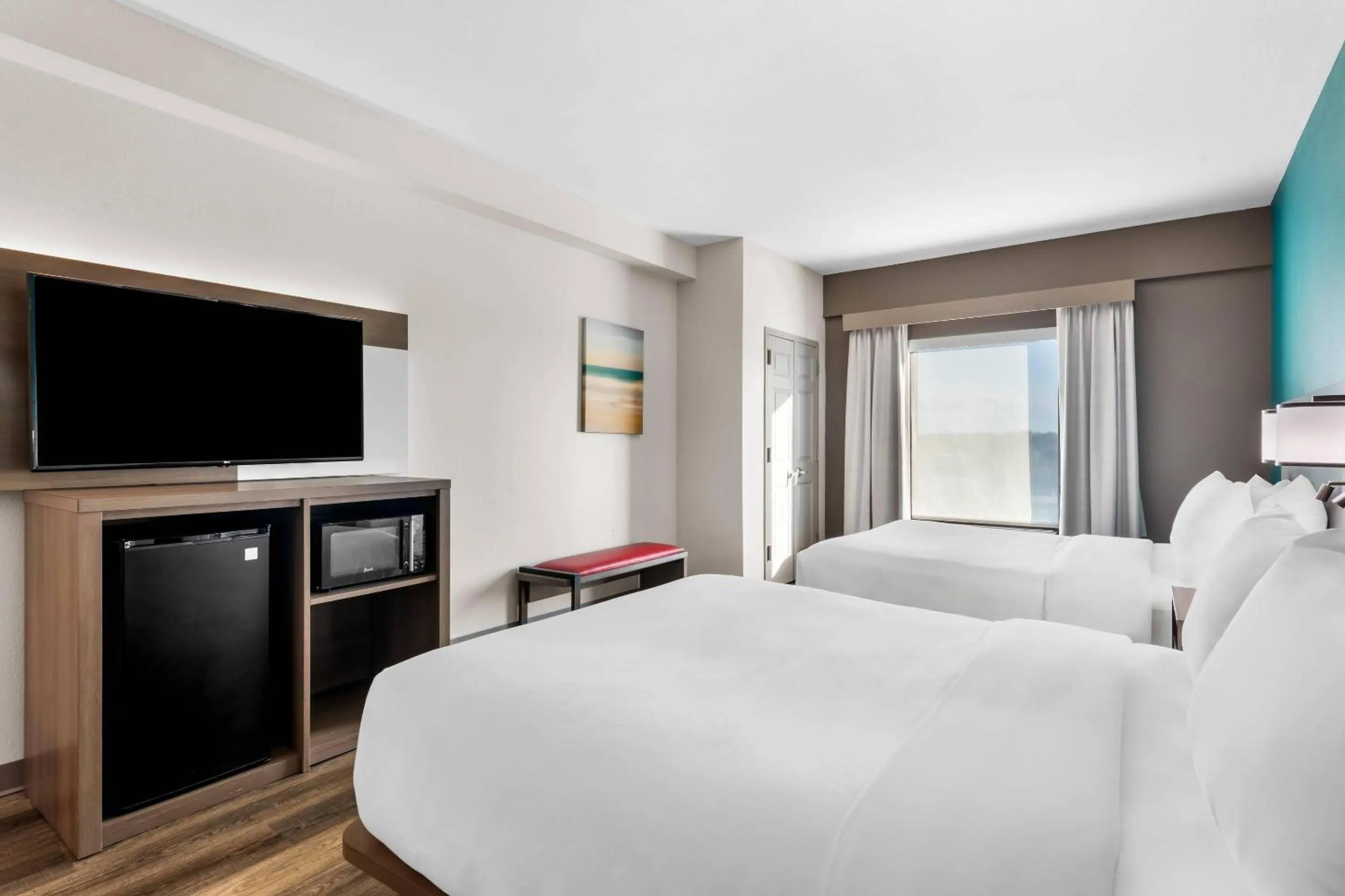 Bedroom, Bed in Comfort Suites Knoxville West - Farragut