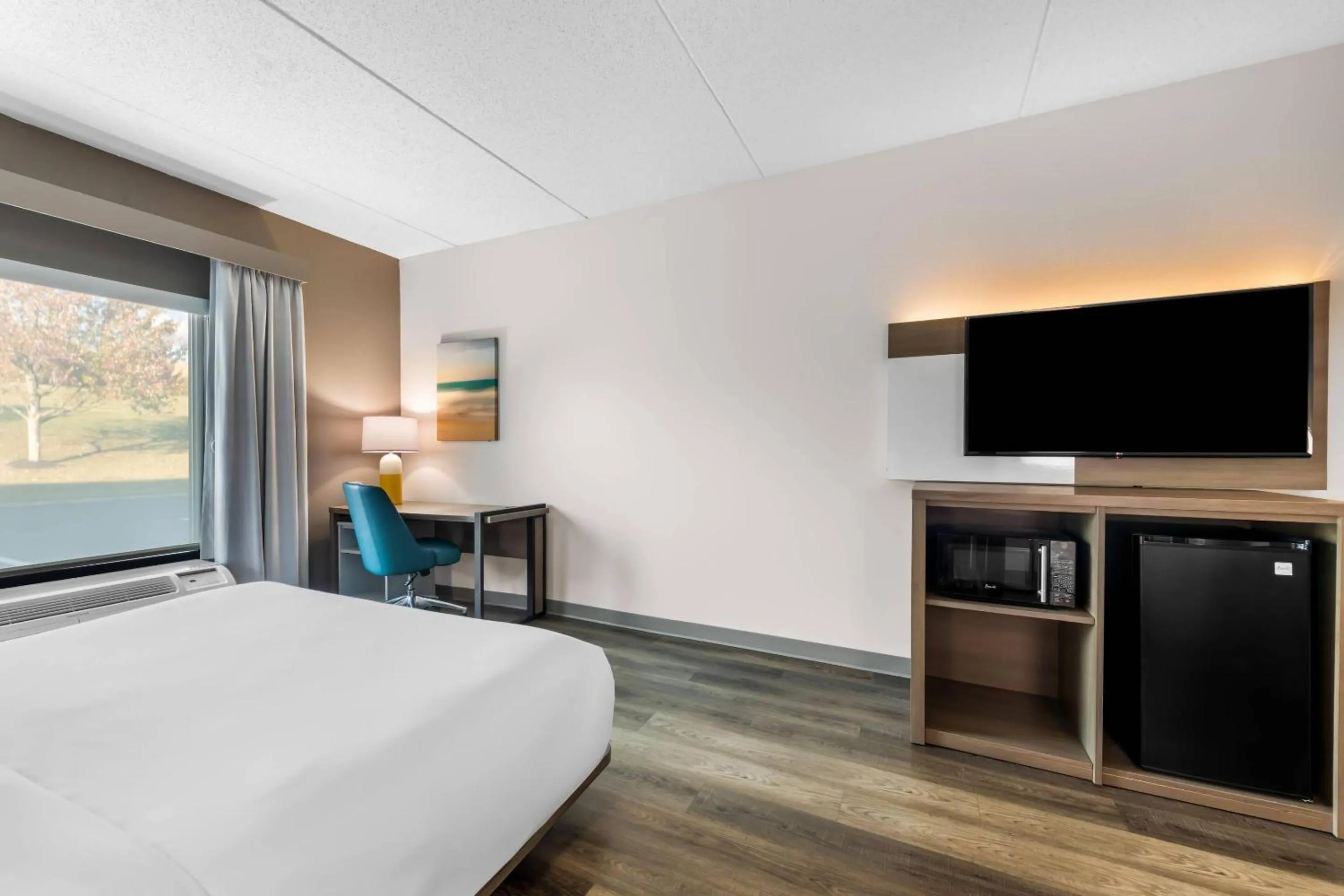 Bedroom, Bed in Comfort Suites Knoxville West - Farragut