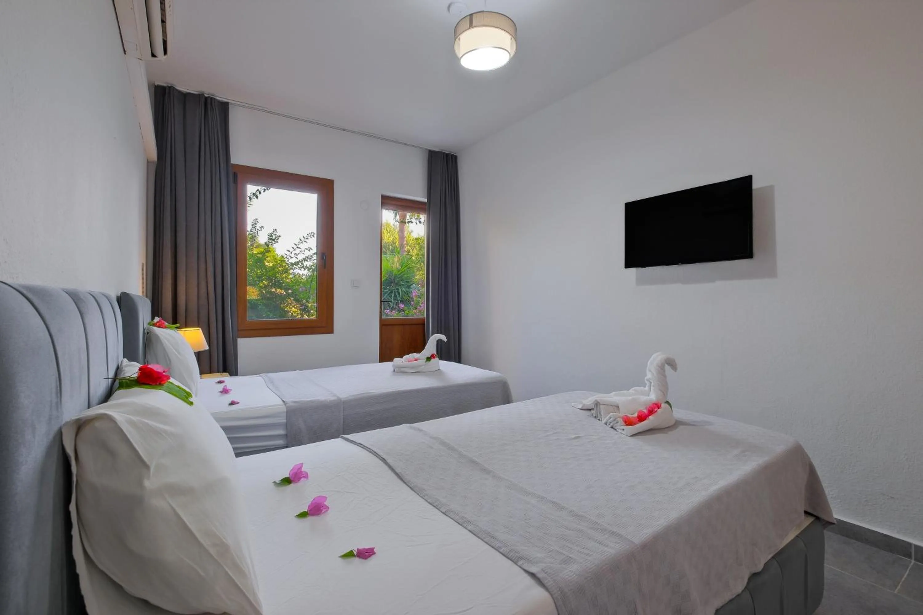 Bed in YENI DOGA HOTEL