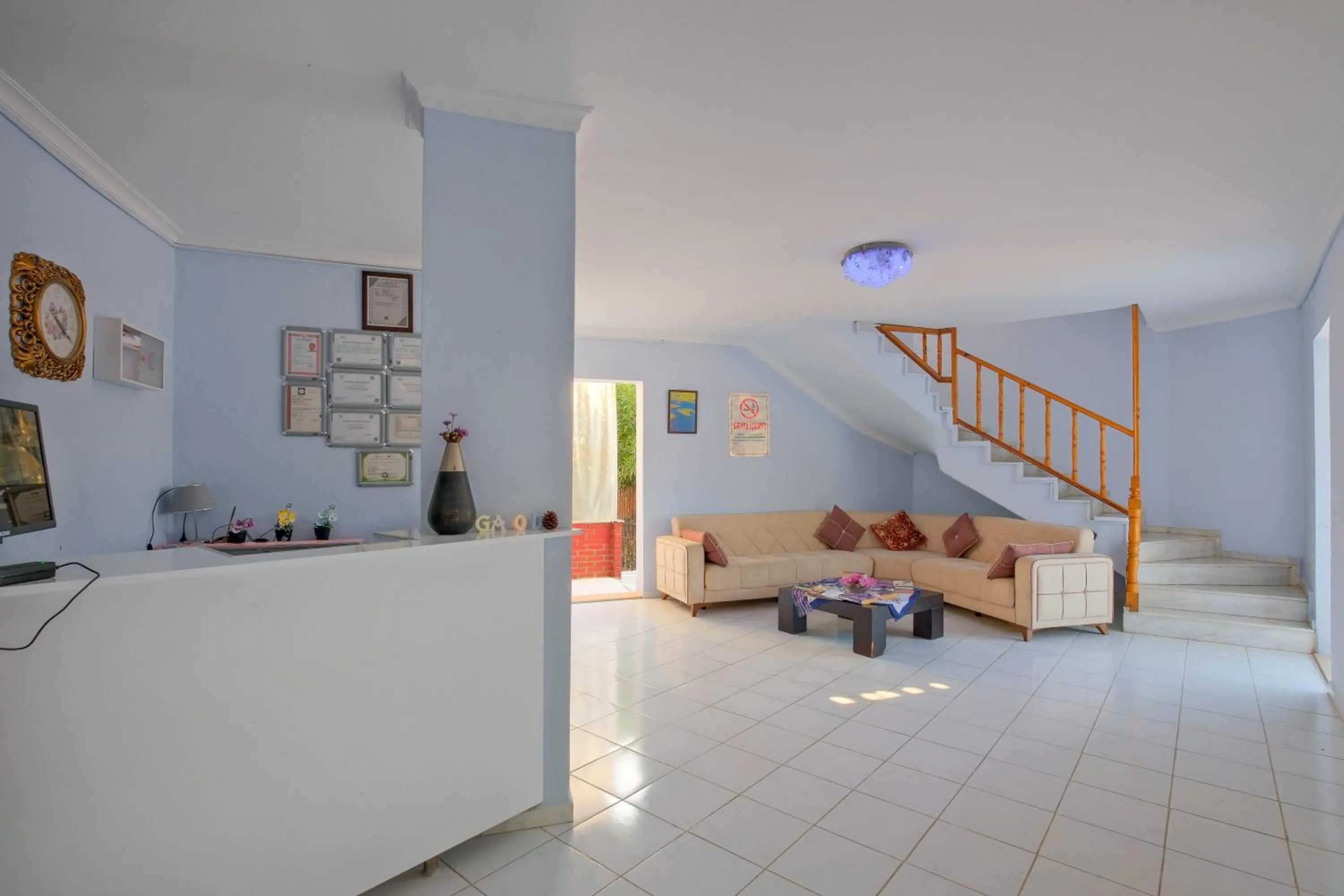 Living room in YENI DOGA HOTEL