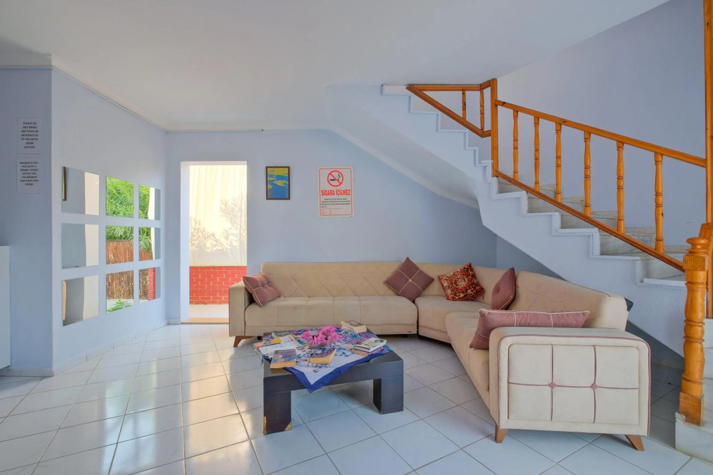 Living room in YENI DOGA HOTEL