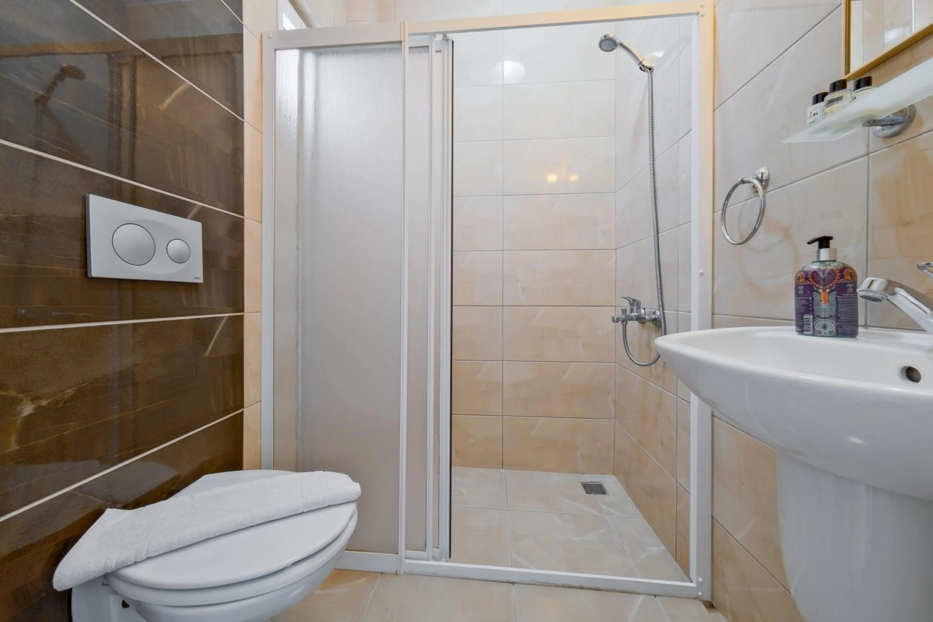 Toilet in YENI DOGA HOTEL