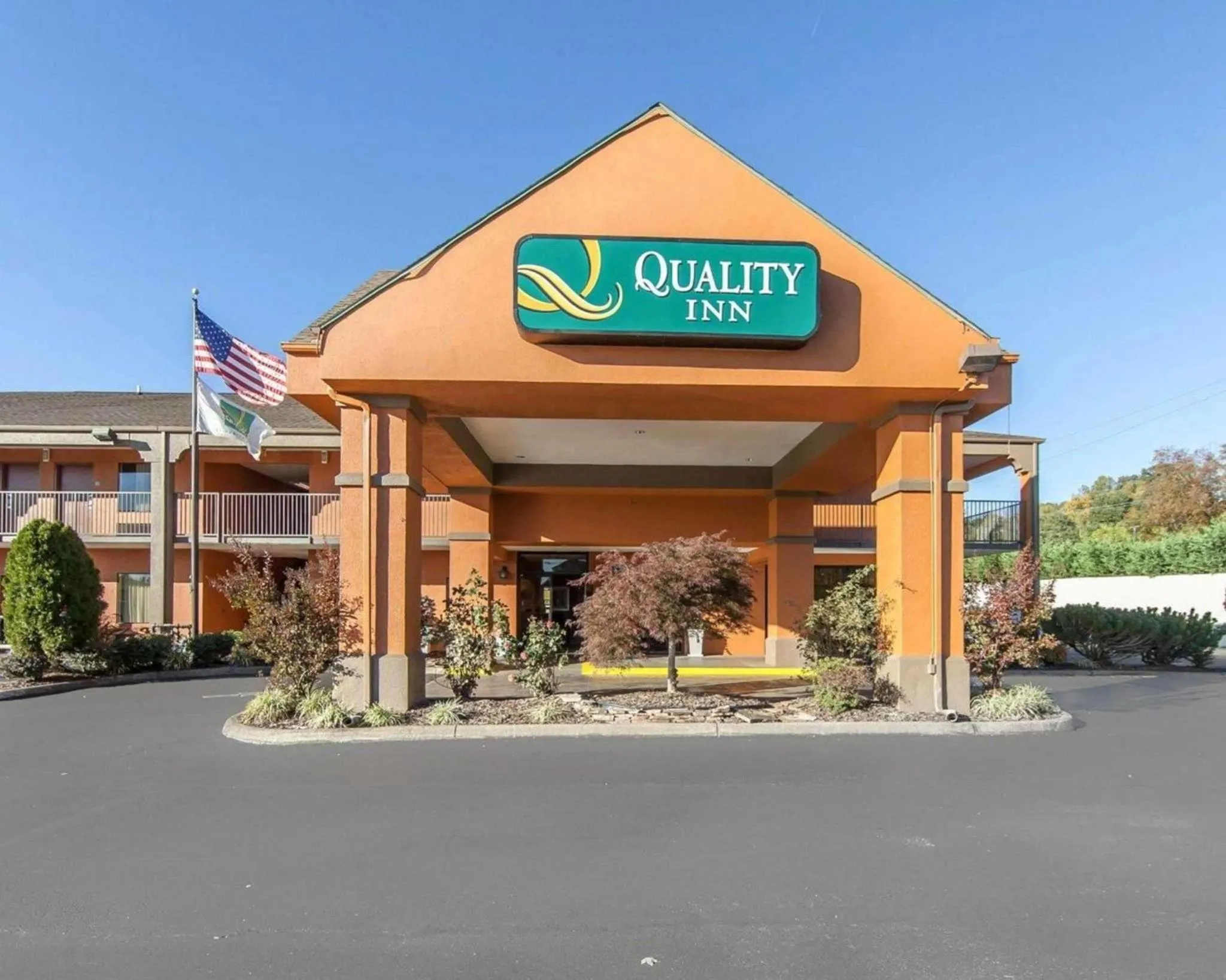 Property building in Quality Inn Johnson City near Downtown
