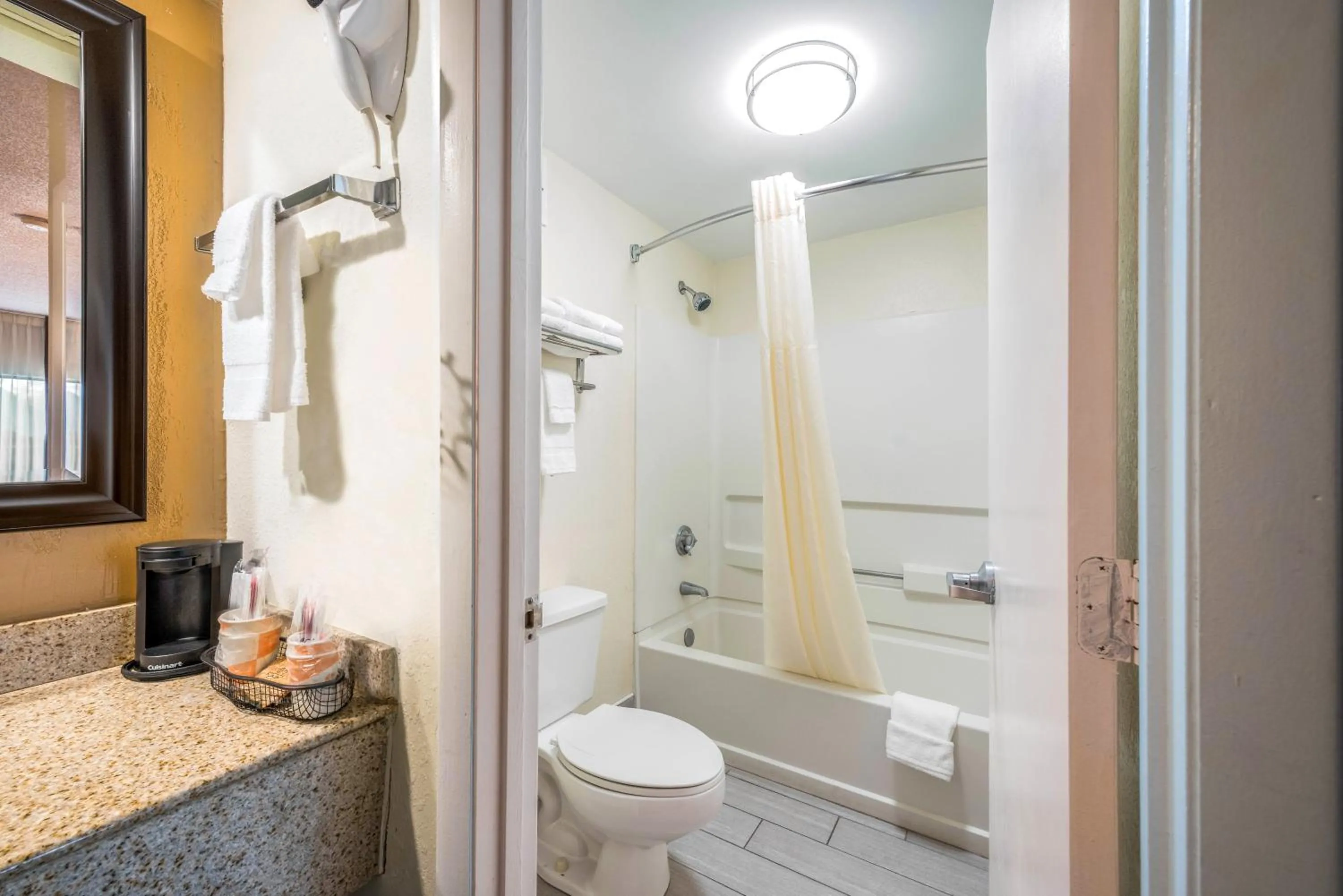 Quality Inn Johnson City near Downtown