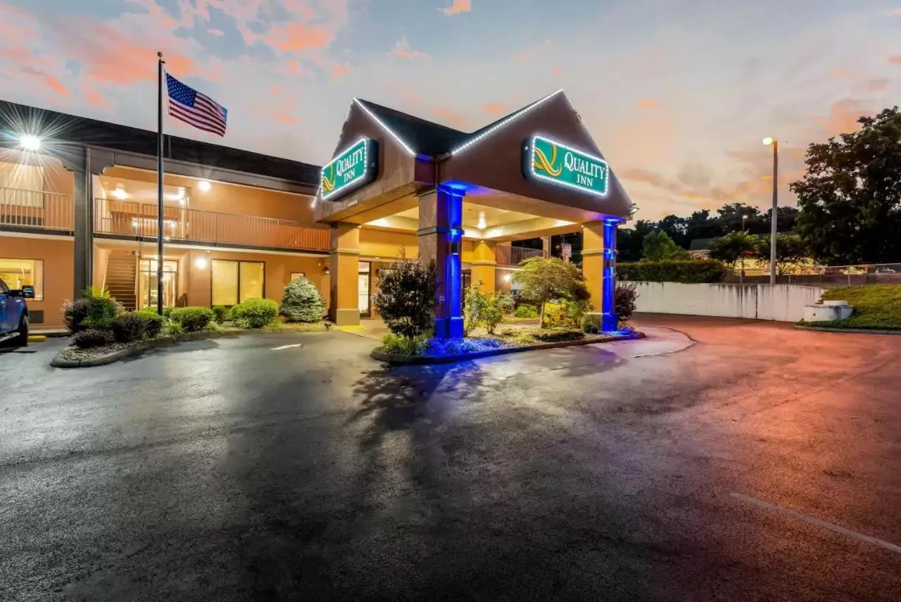 Property building in Quality Inn Johnson City near Downtown
