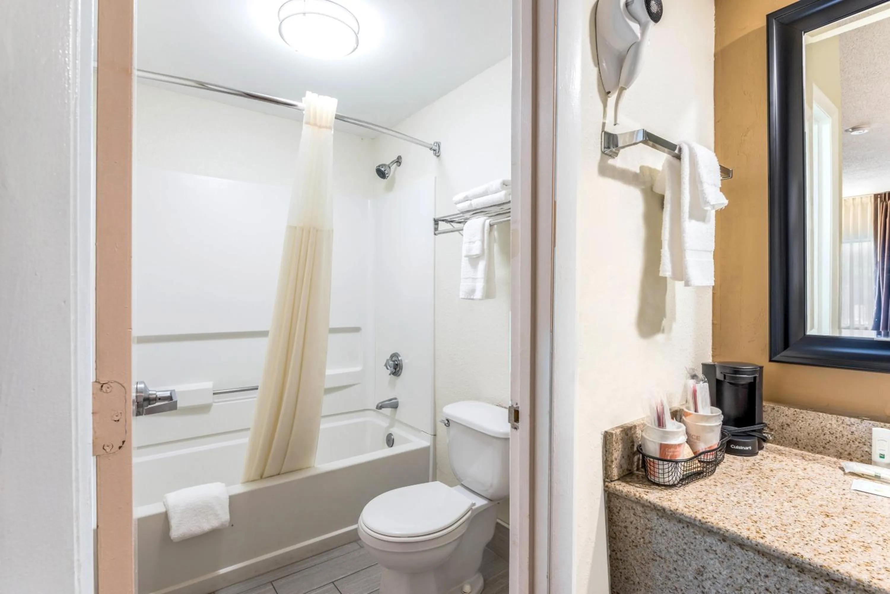 Quality Inn Johnson City near Downtown