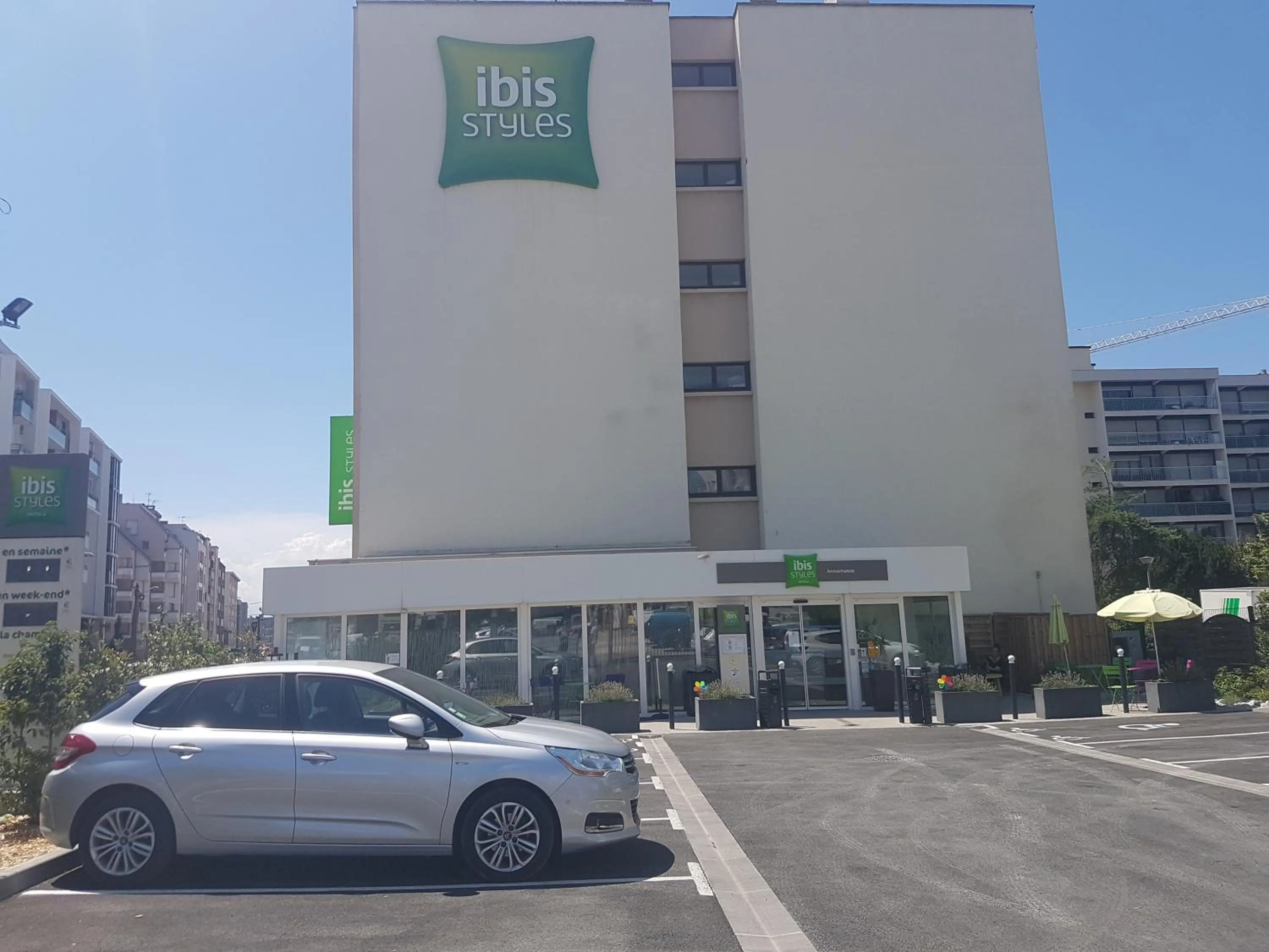 Facade/entrance in Ibis Styles Annemasse Genève