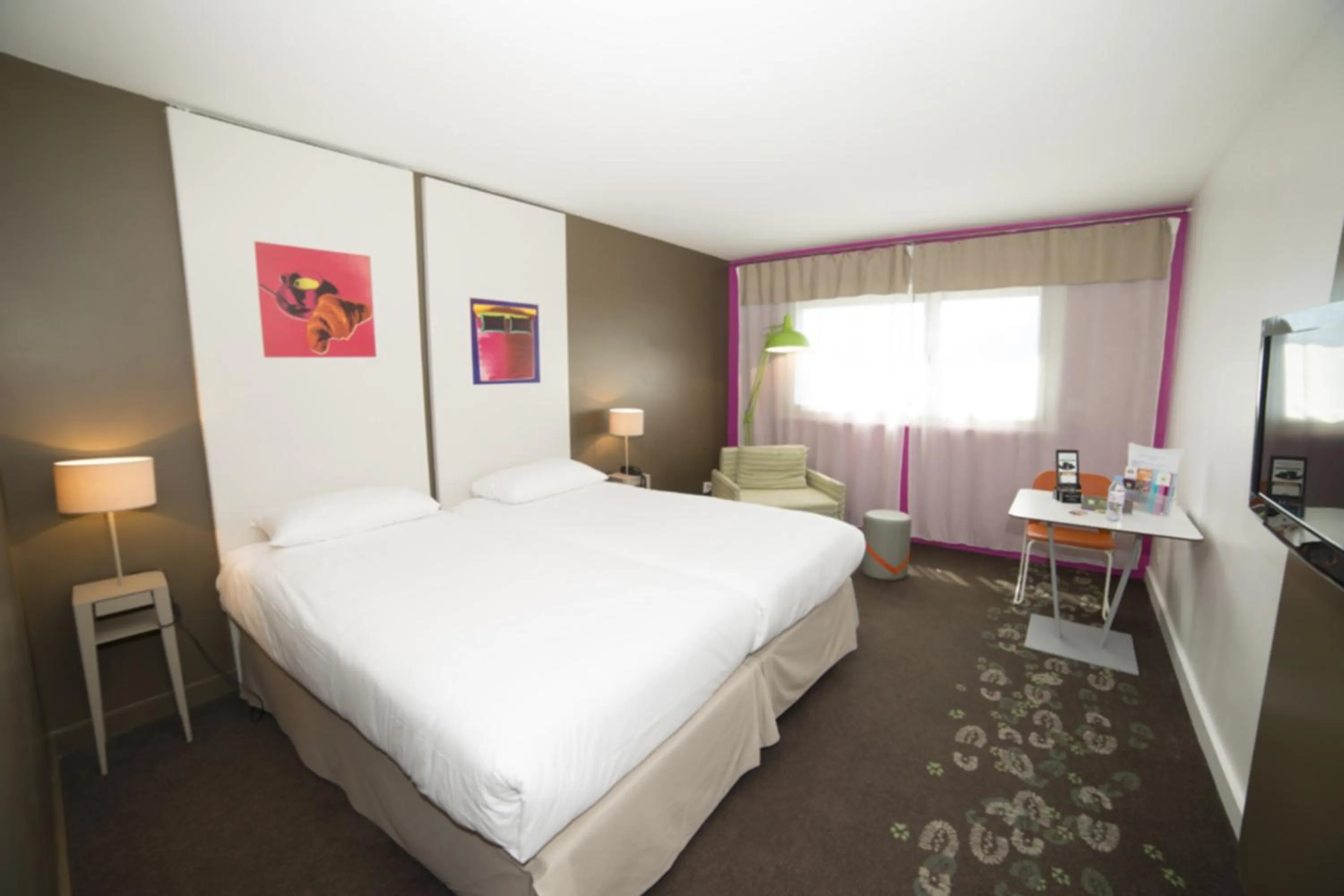 Bedroom, Bed in Ibis Styles Annemasse Genève