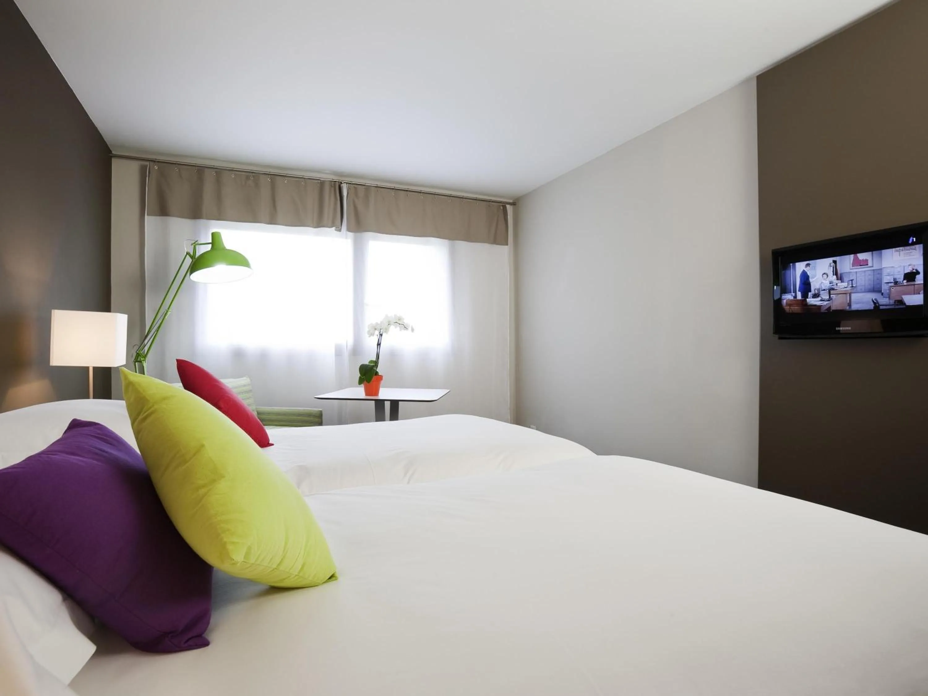 Bedroom, Bed in Ibis Styles Annemasse Genève