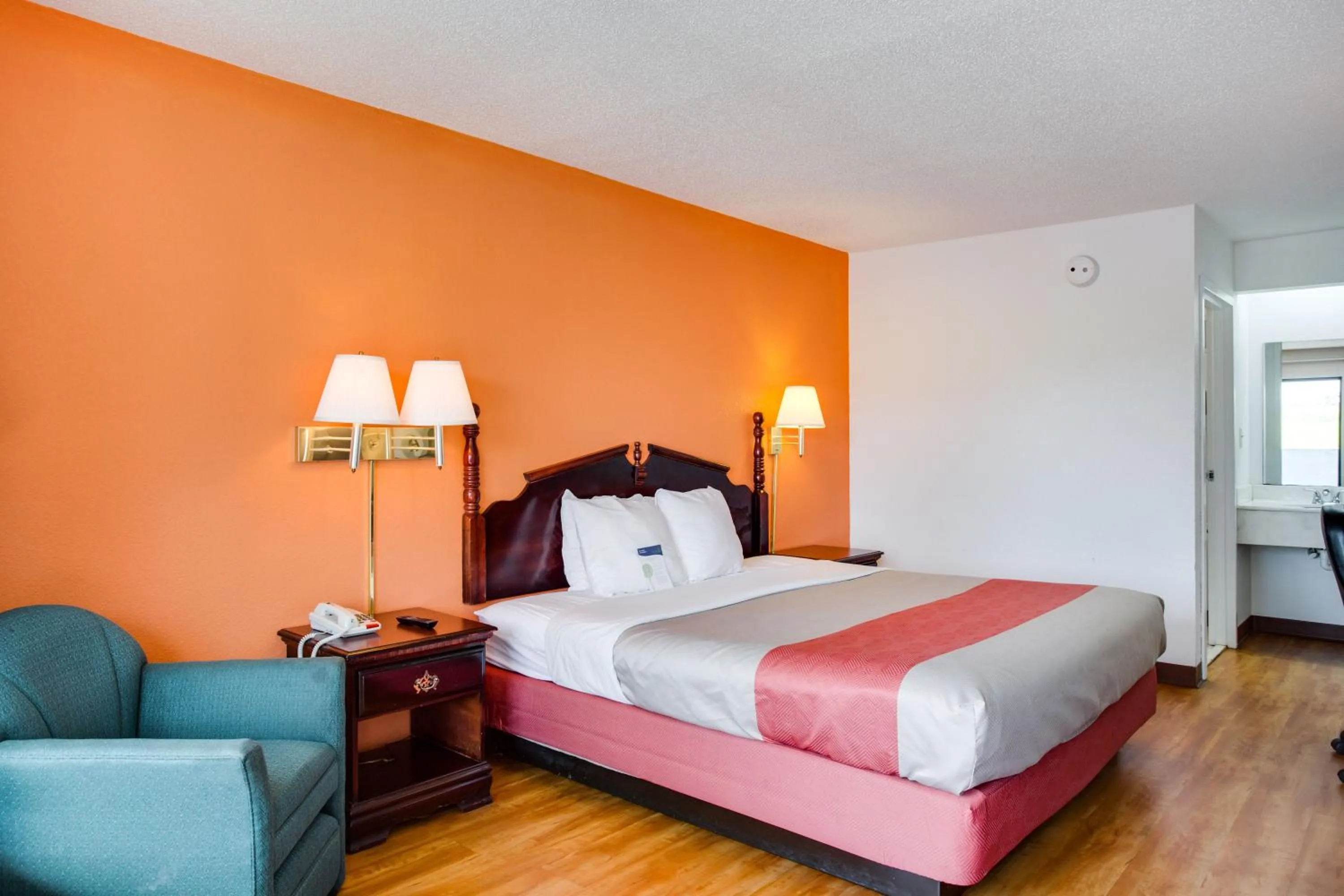 Bedroom, Bed in Motel 6-White House, TN