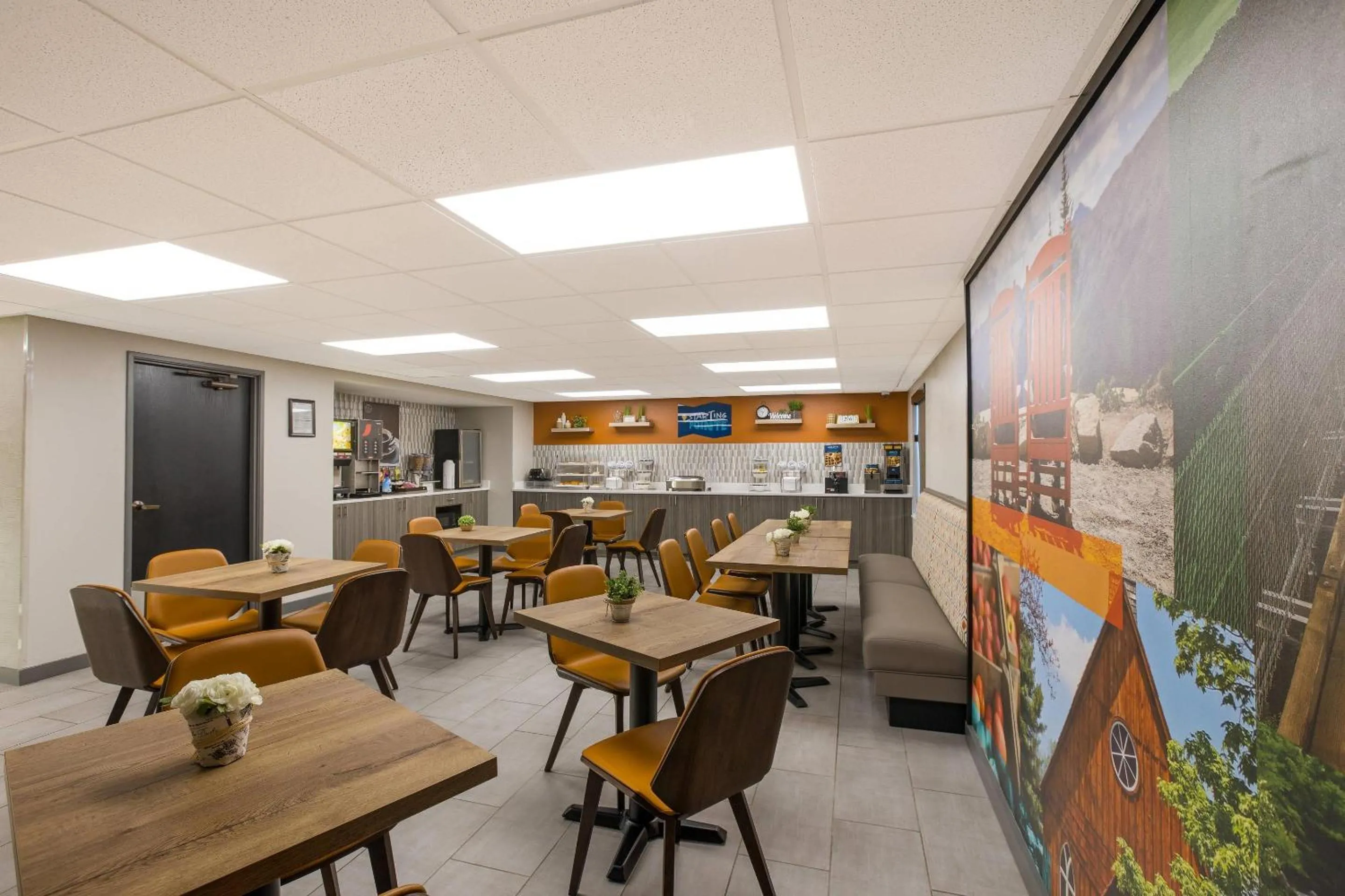 Breakfast in Clarion Pointe Sevierville-Pigeon Forge