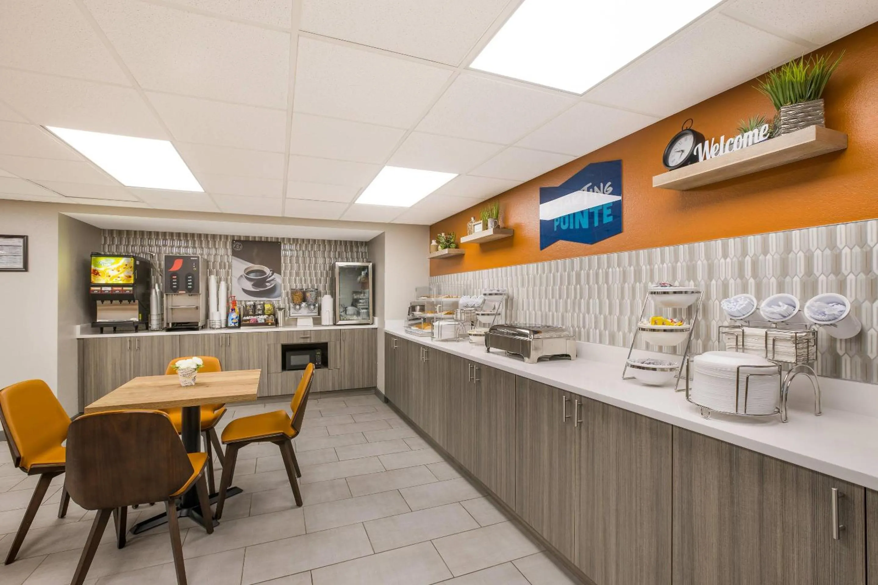 Breakfast in Clarion Pointe Sevierville-Pigeon Forge