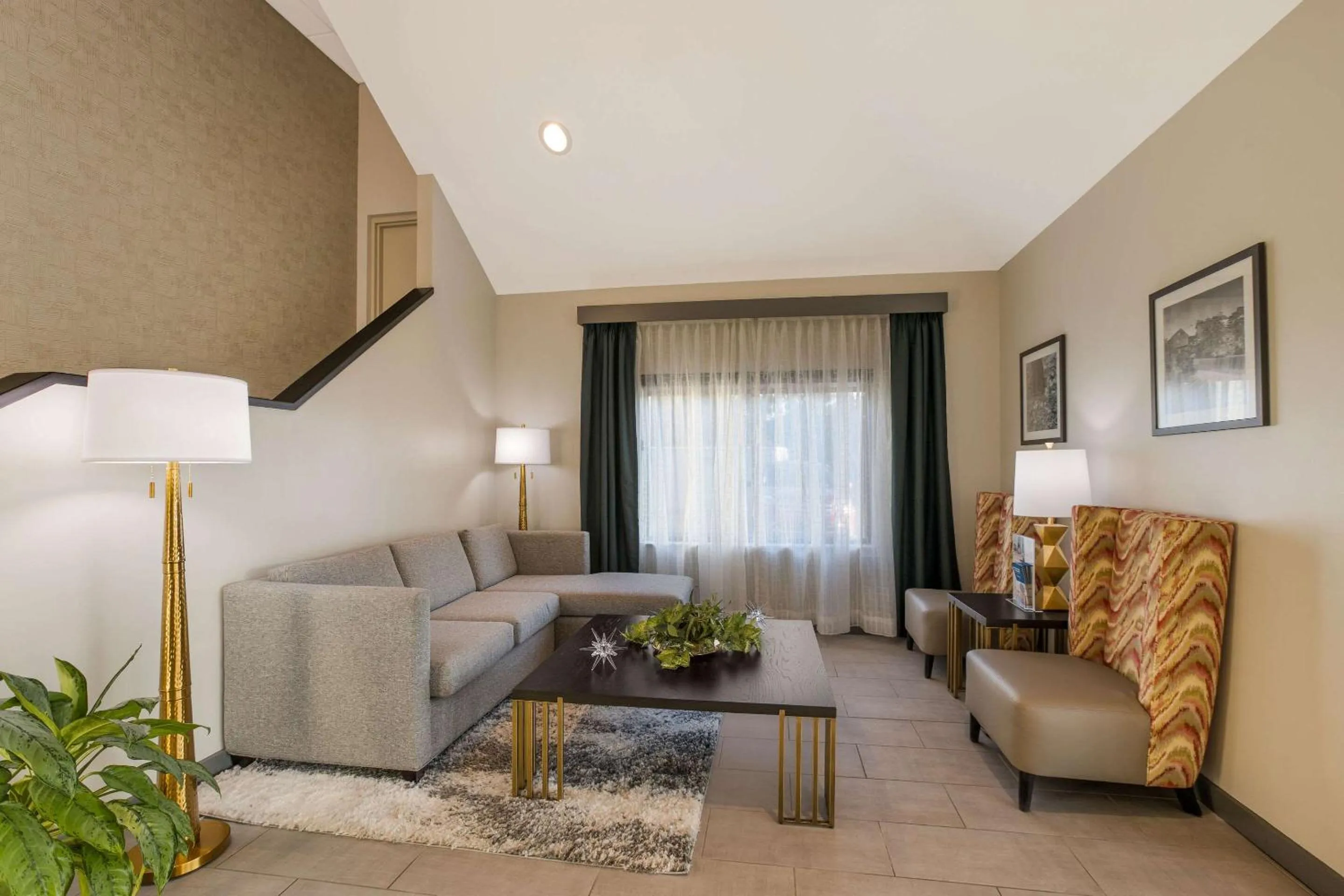 Lobby or reception in Clarion Pointe Sevierville-Pigeon Forge