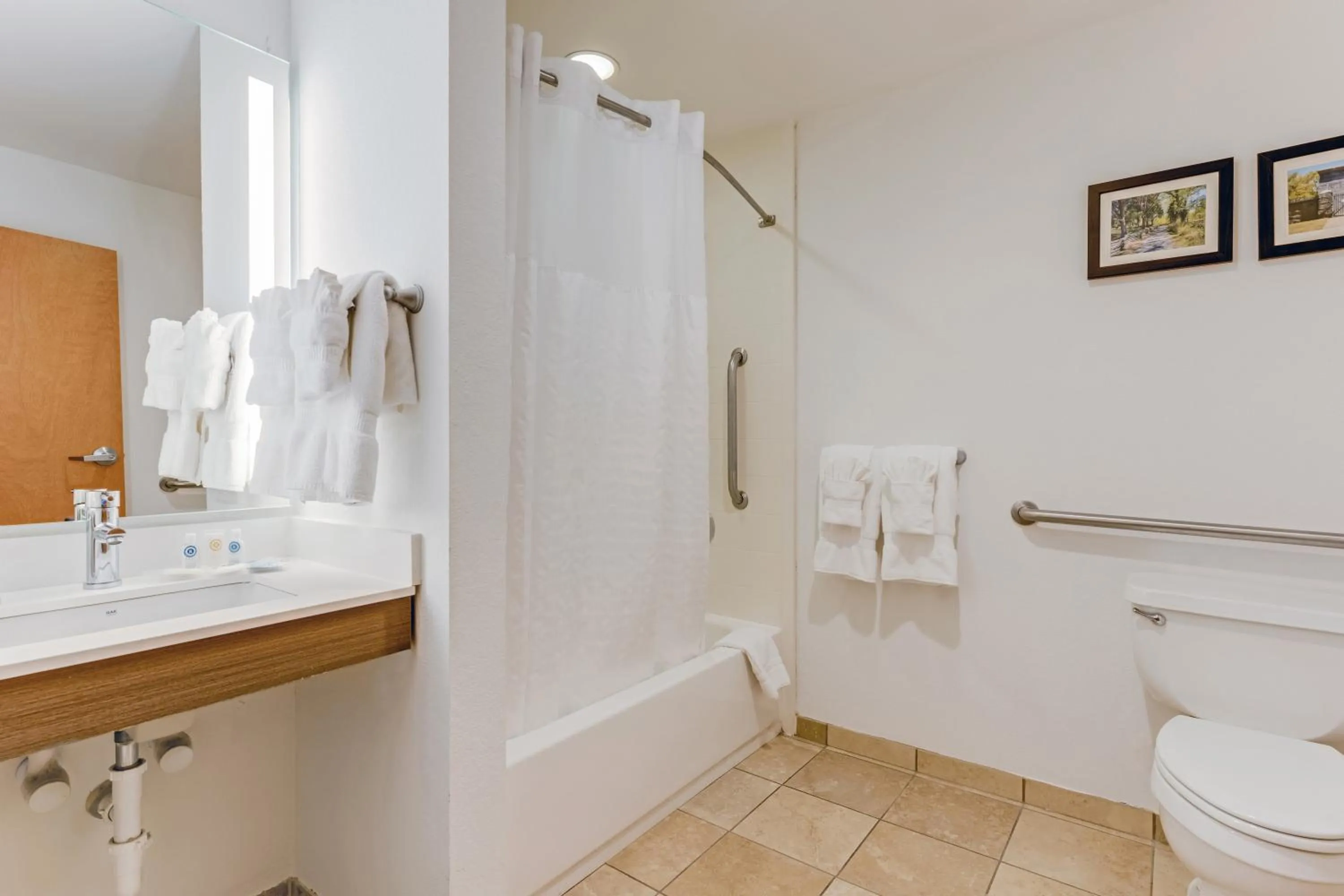 Comfort Suites Murfreesboro Shopping District