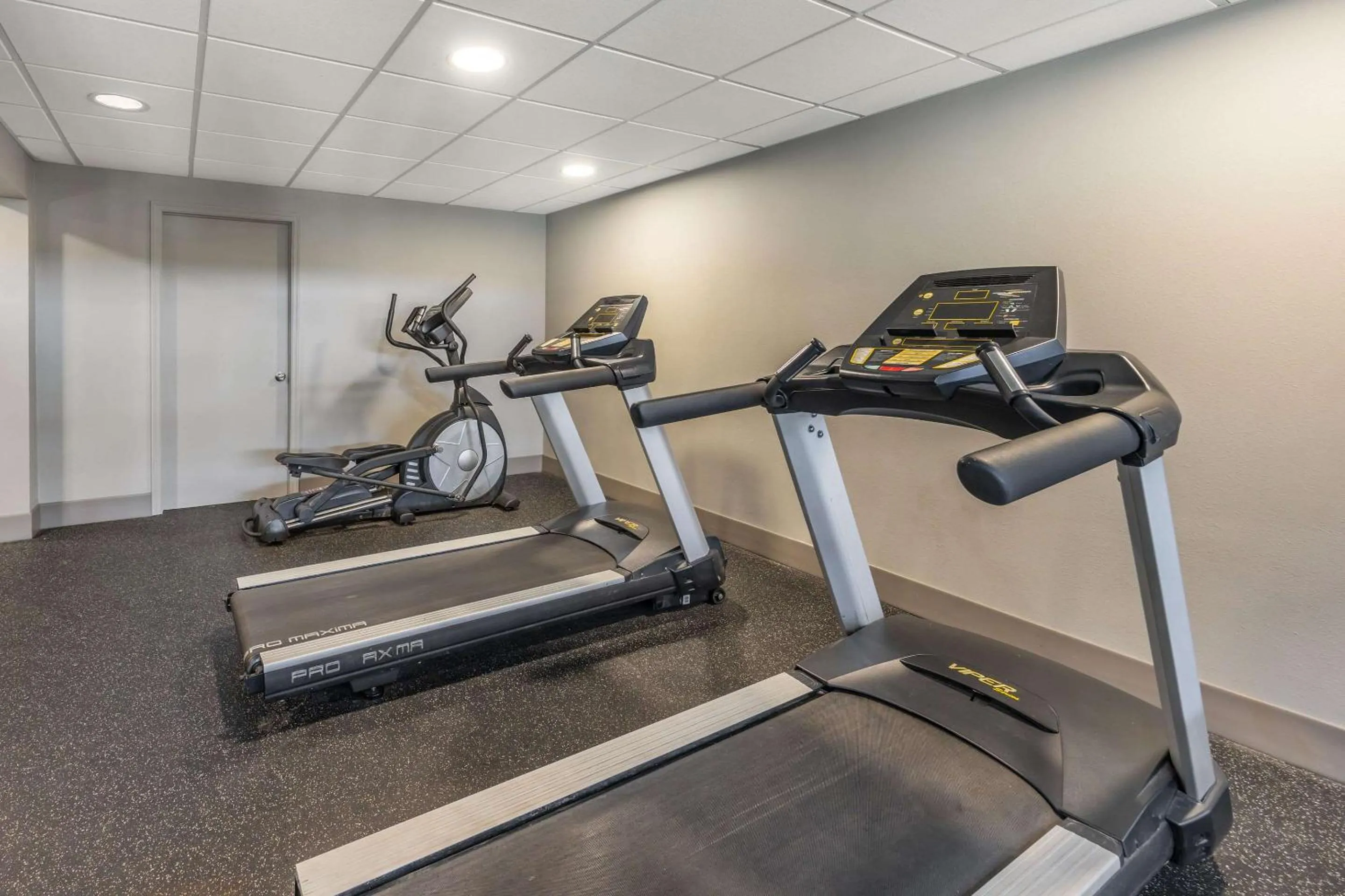 Fitness centre/facilities in Clarion Inn Murfreesboro Old Fort Pkwy