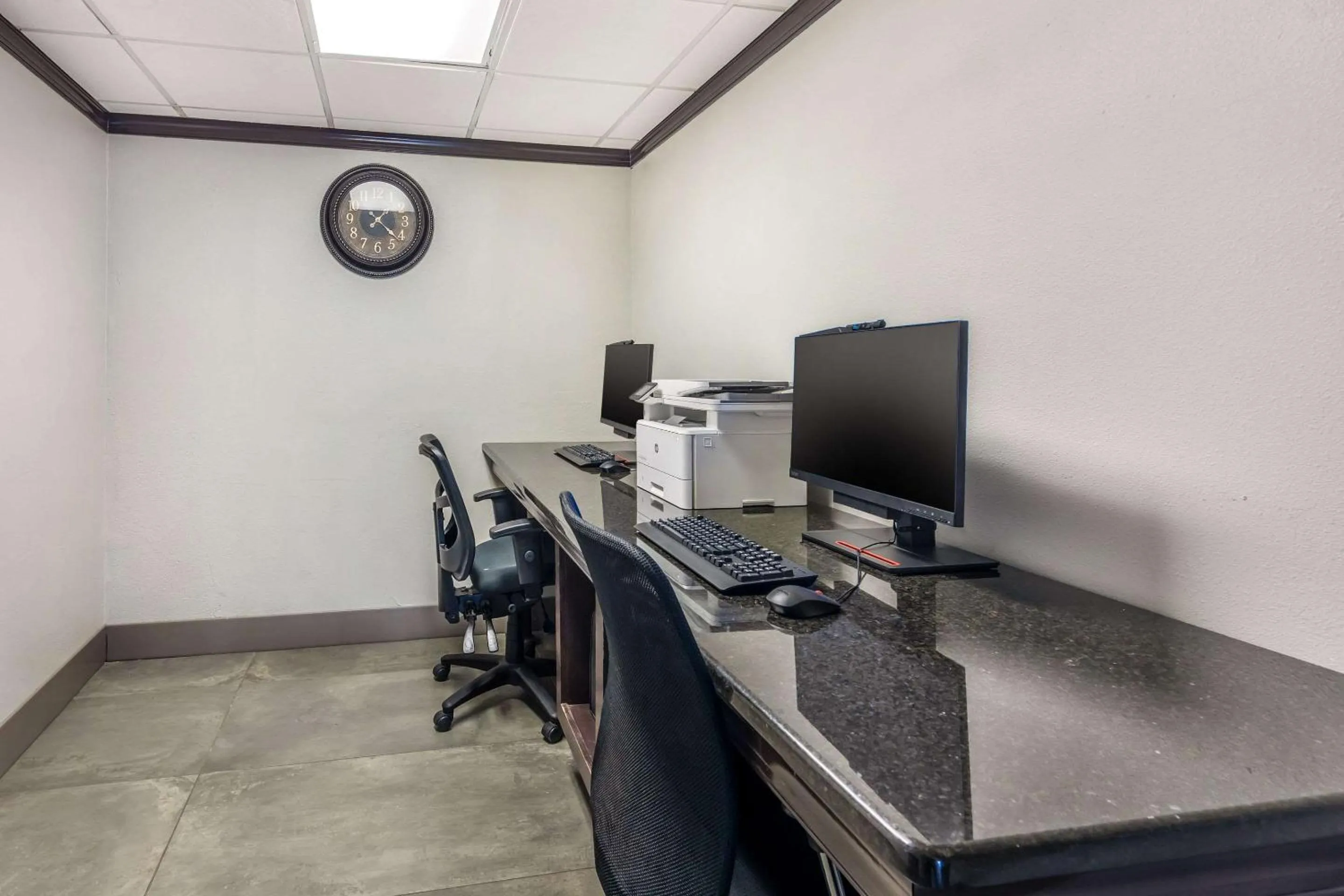 Business facilities in Clarion Inn Murfreesboro Old Fort Pkwy