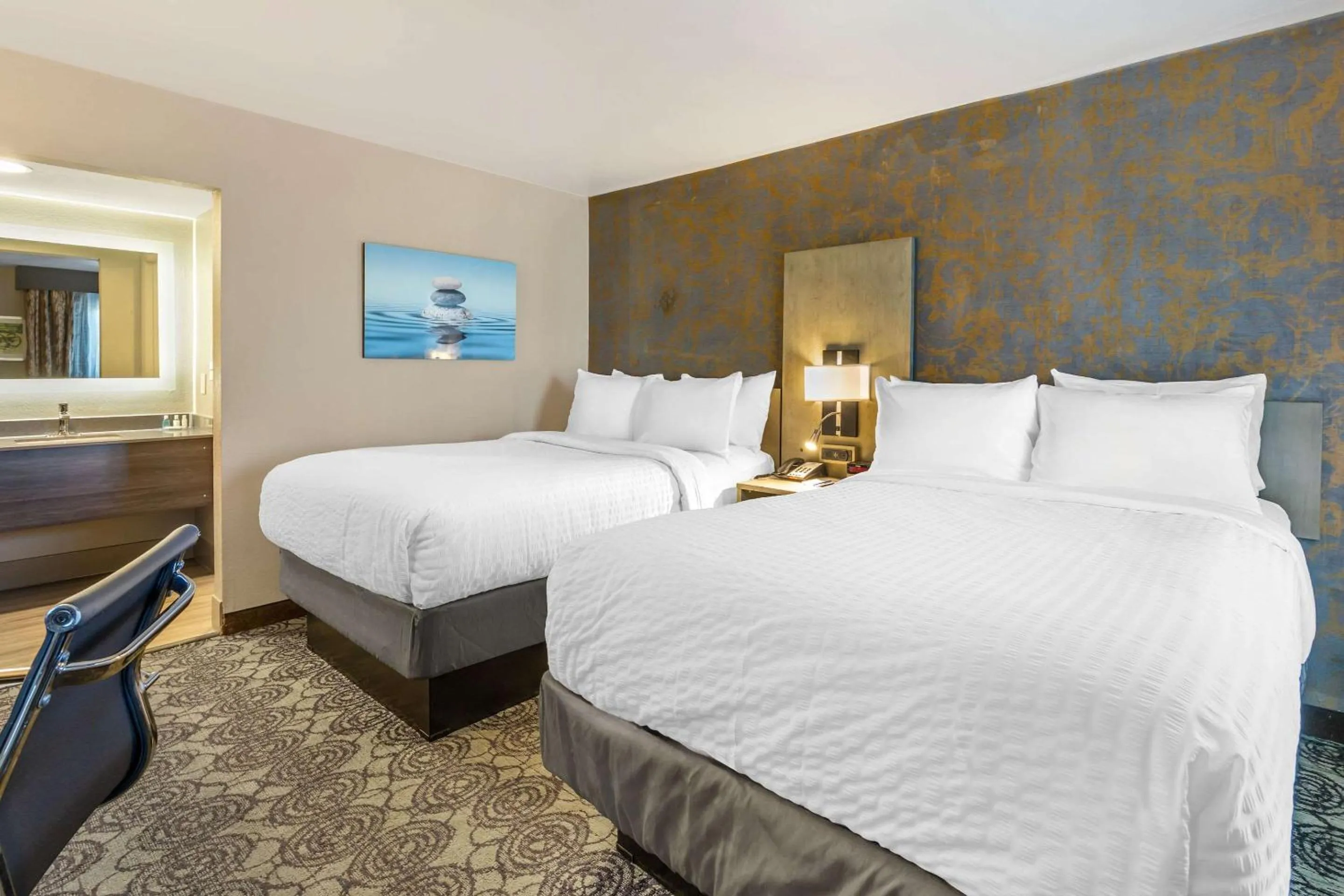 Bedroom, Bed in Clarion Inn Murfreesboro Old Fort Pkwy